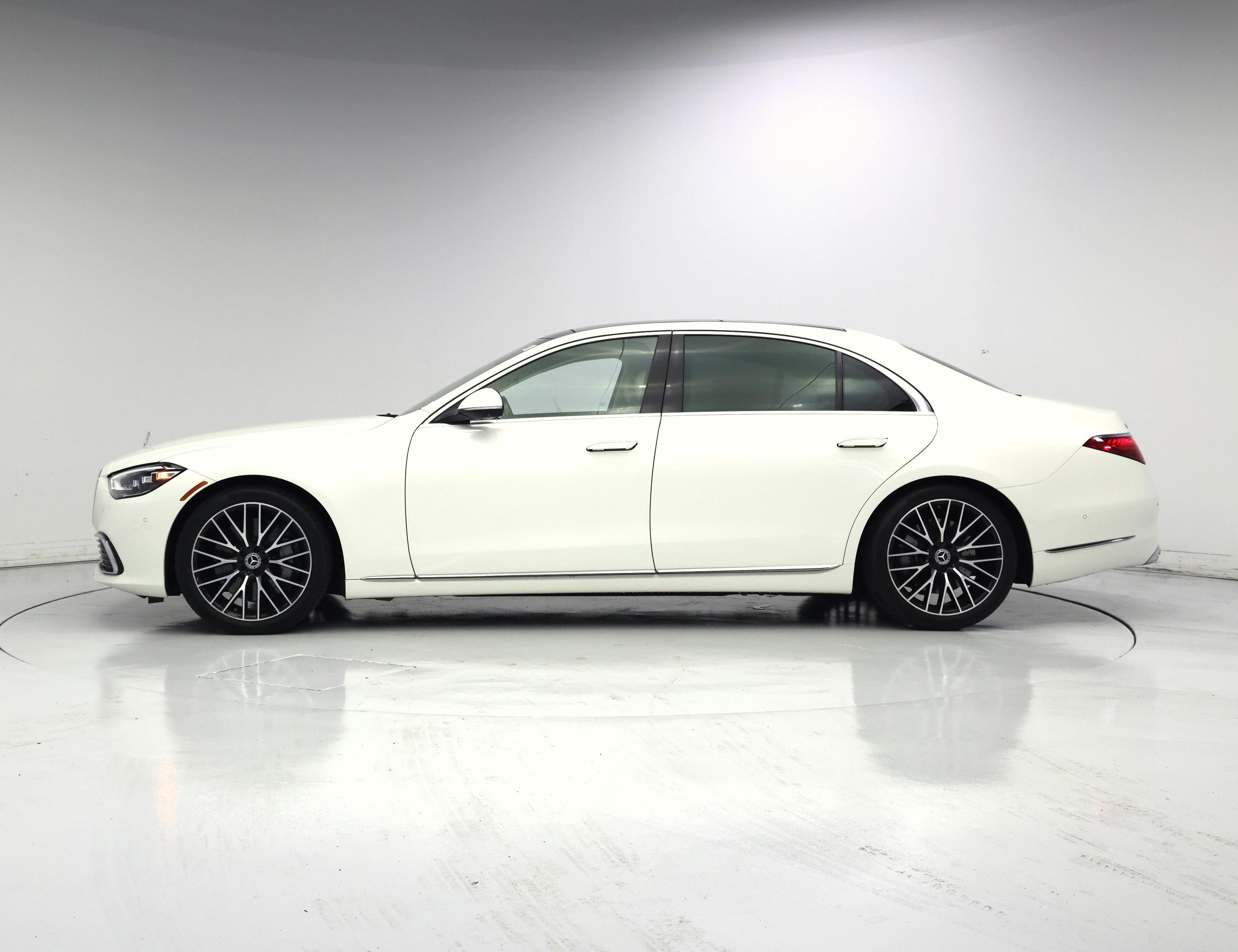 Thumbnail: 2021 Mercedes-Benz S-Class - 3