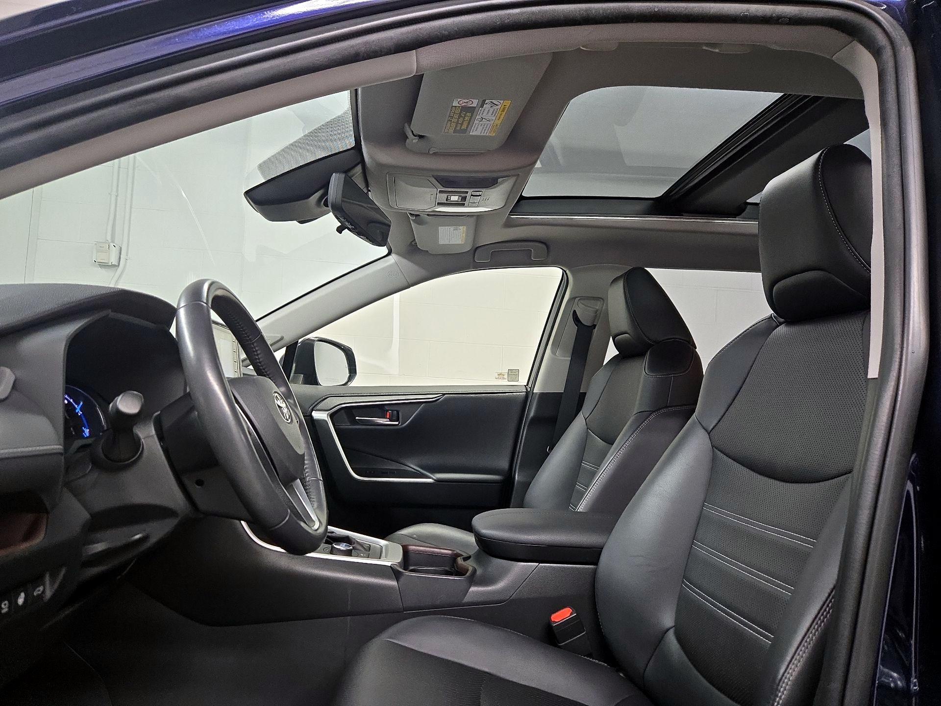 Thumbnail: 2020 Toyota RAV4 - 20