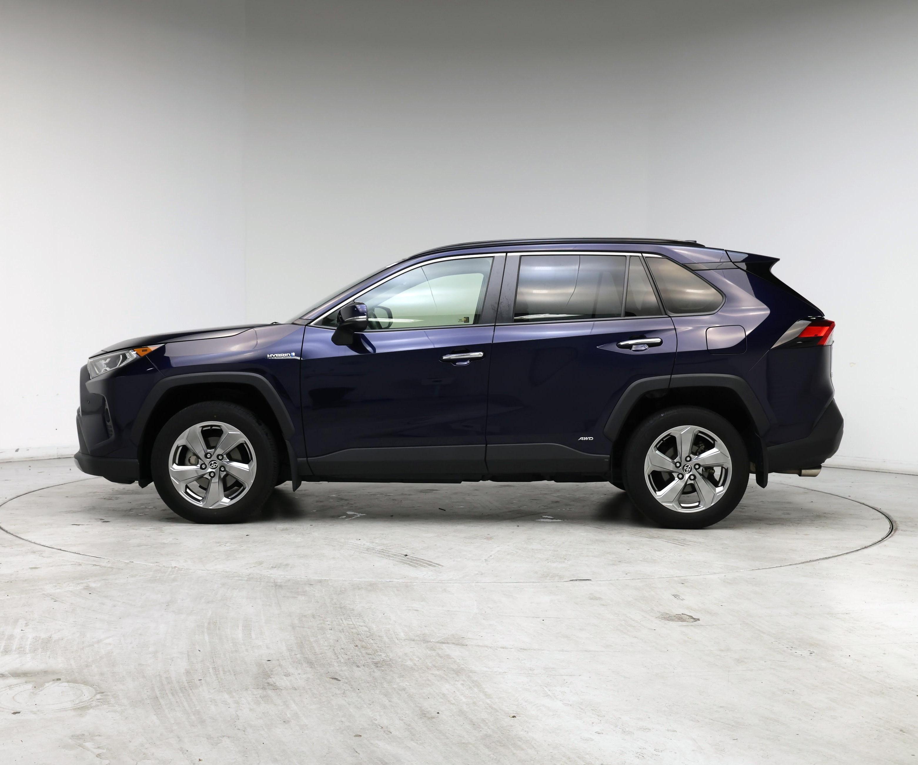 Thumbnail: 2020 Toyota RAV4 - 3