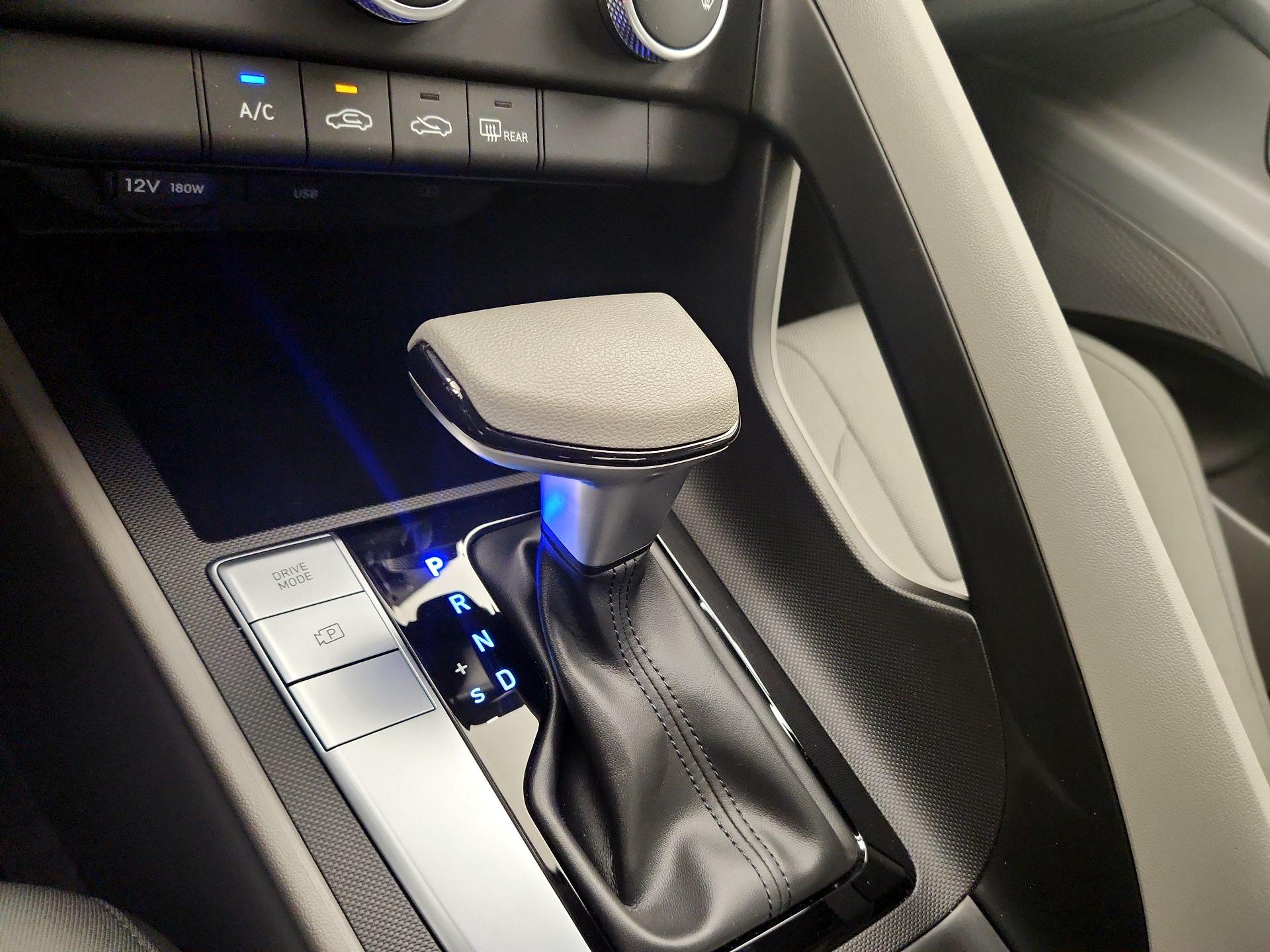 Thumbnail: 2025 Hyundai Elantra - 16