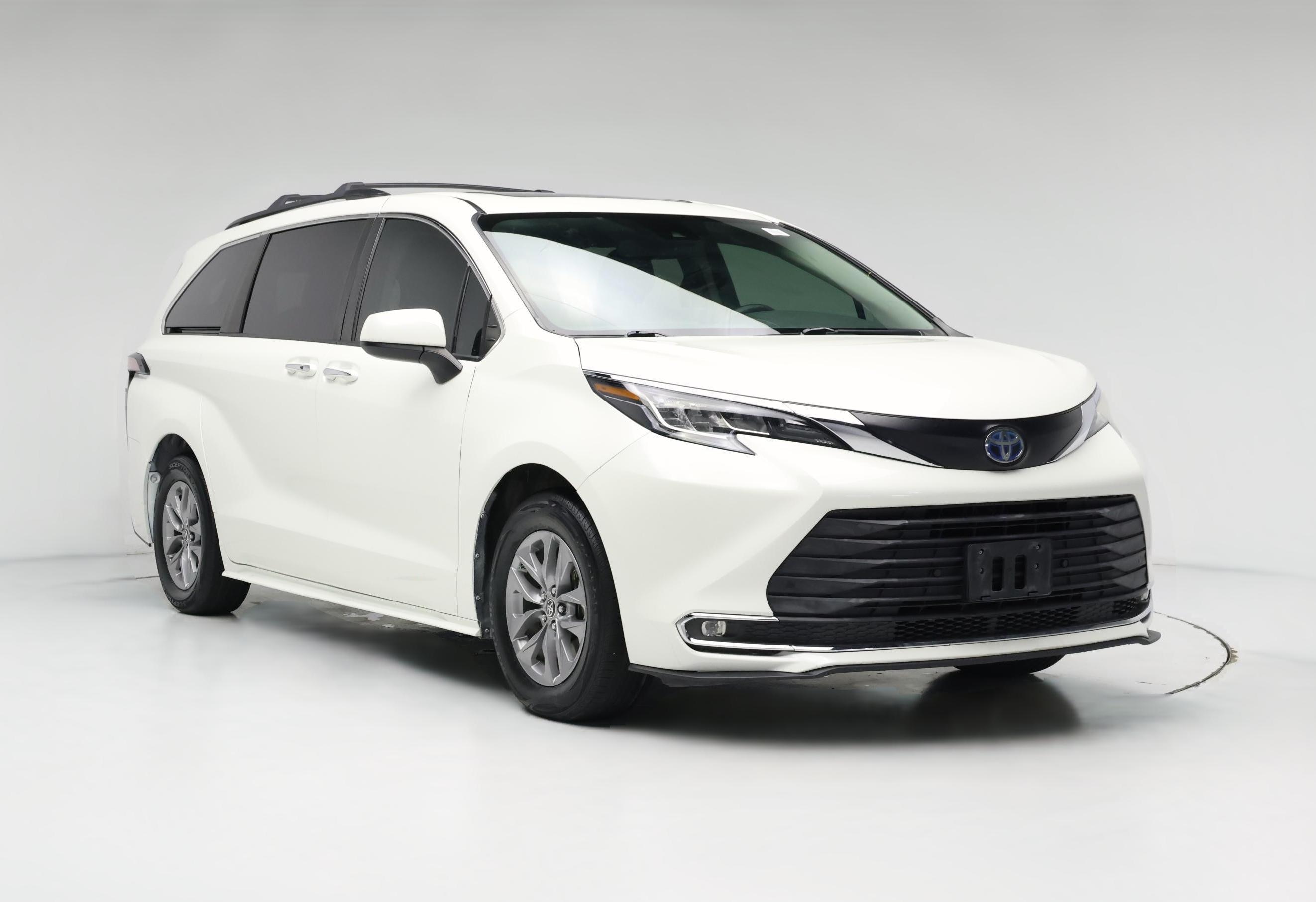 Thumbnail: 2021 Toyota Sienna - 1