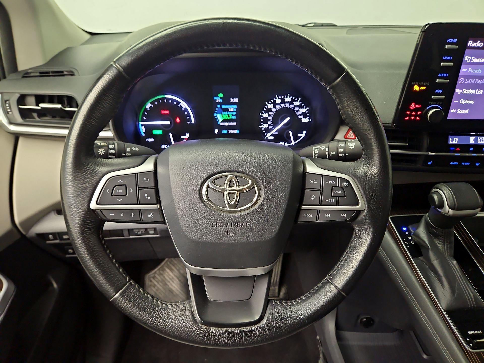 Thumbnail: 2021 Toyota Sienna - 10