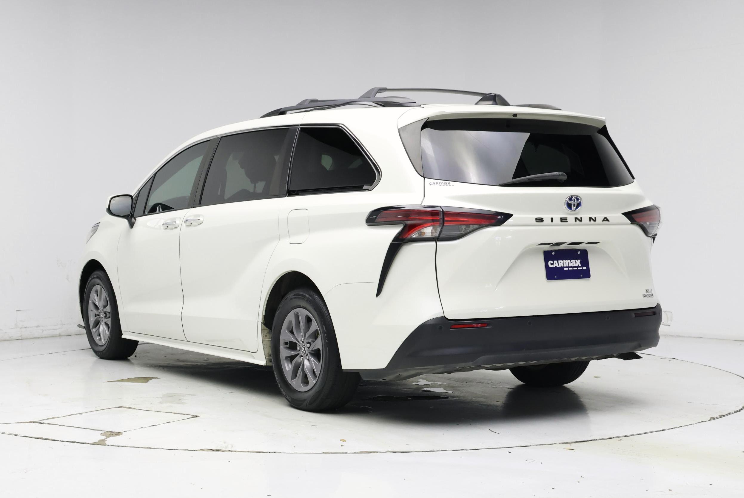 Thumbnail: 2021 Toyota Sienna - 2