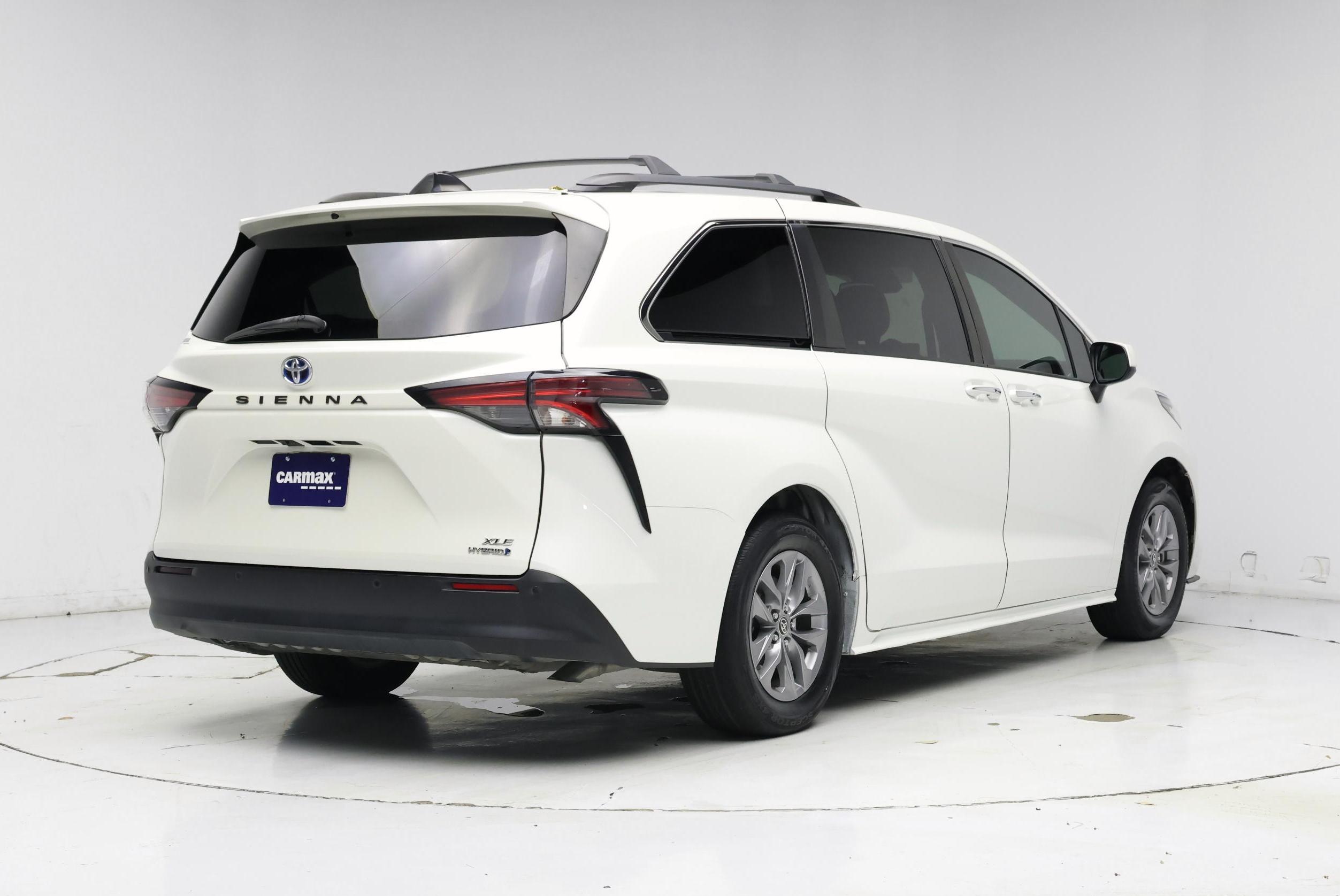 Thumbnail: 2021 Toyota Sienna - 8