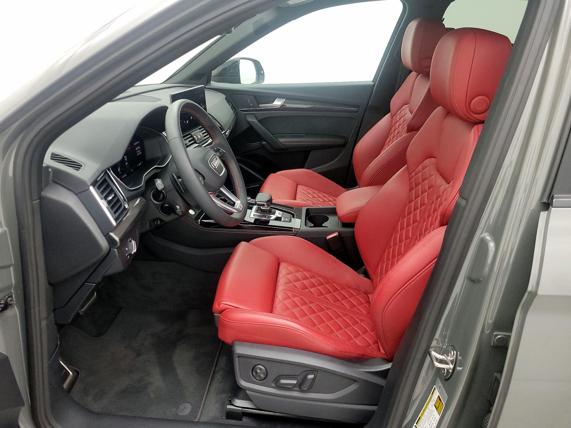 Thumbnail: 2023 Audi SQ5 - 11