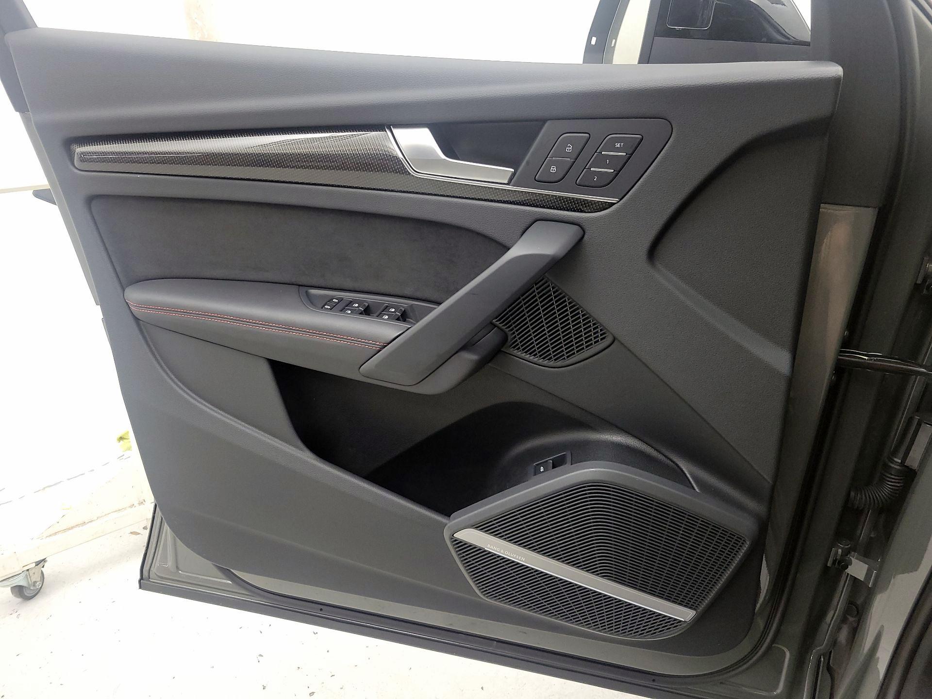 Thumbnail: 2023 Audi SQ5 - 12