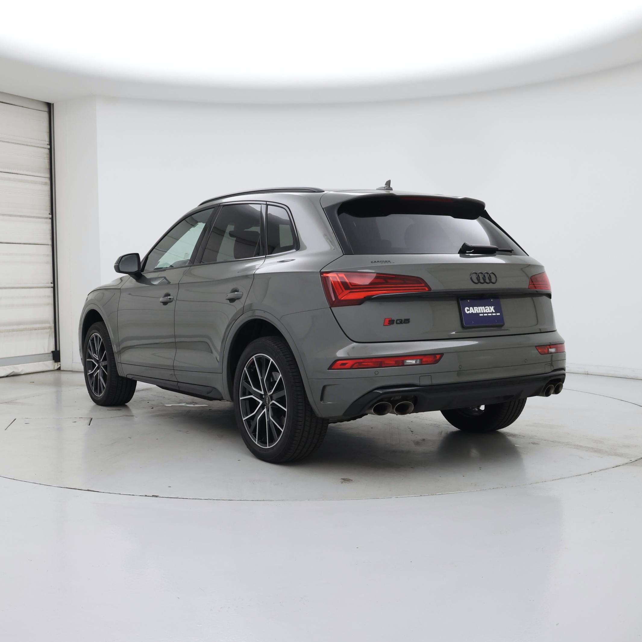 Thumbnail: 2023 Audi SQ5 - 2