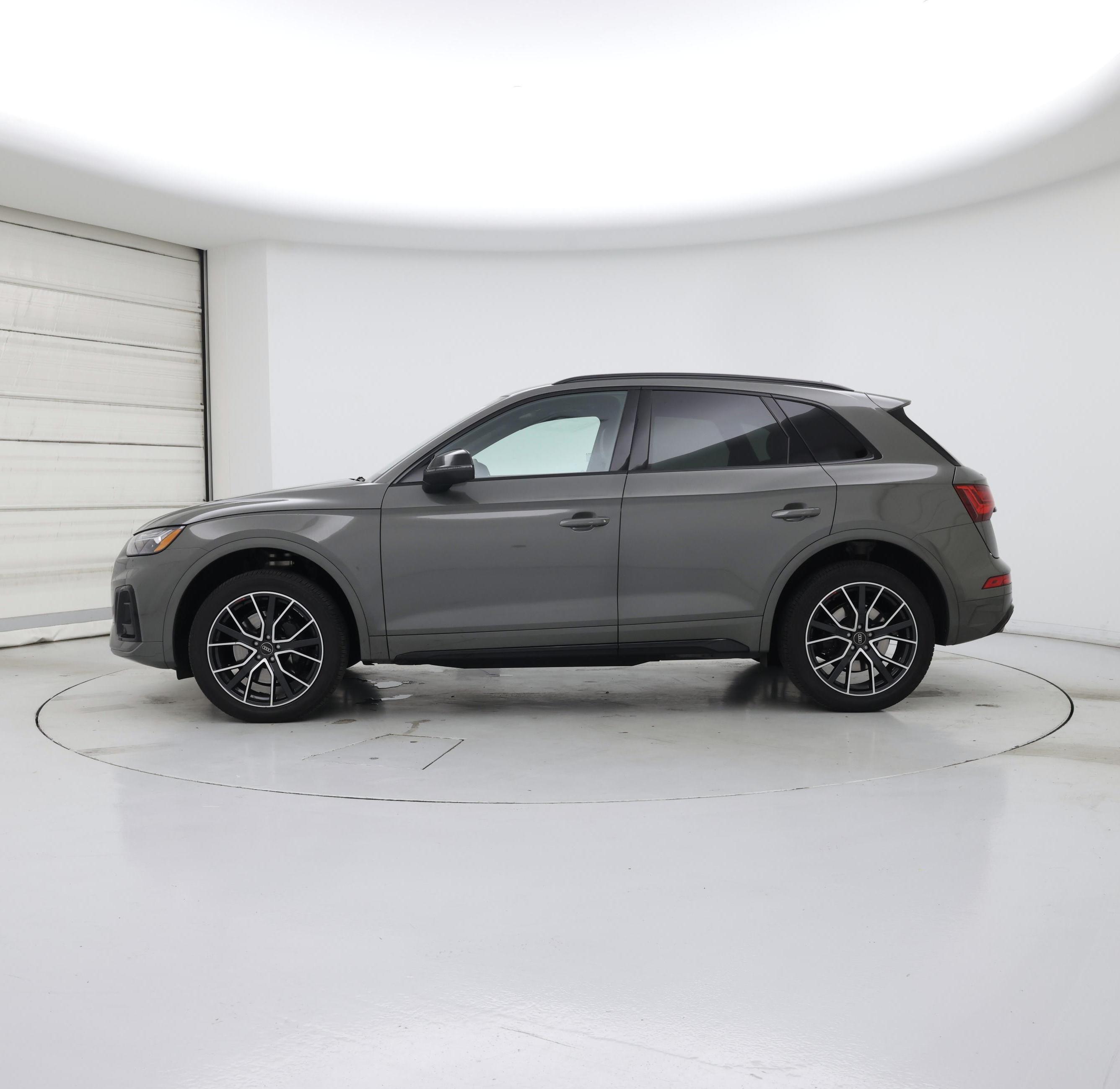 Thumbnail: 2023 Audi SQ5 - 3