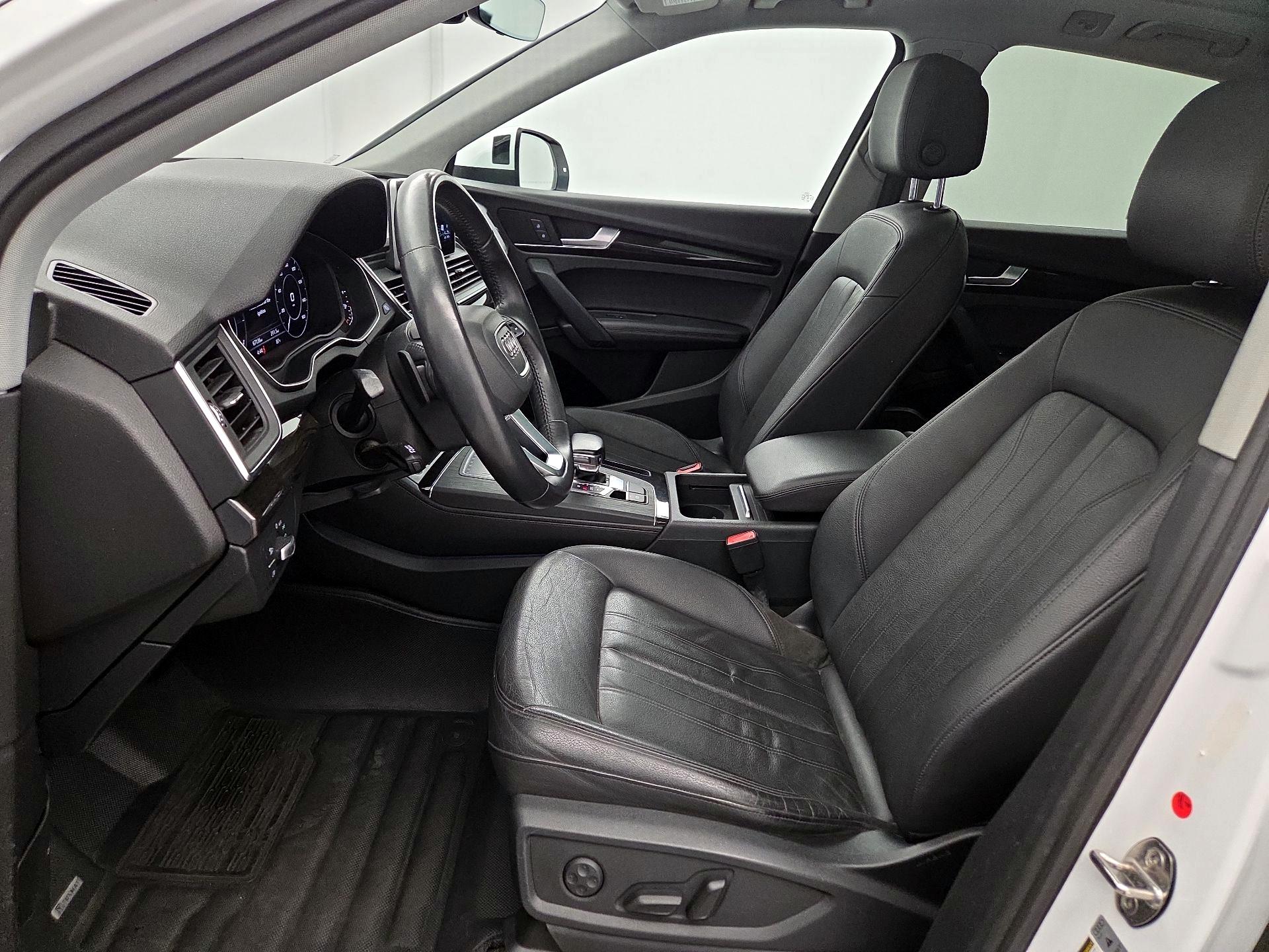 Thumbnail: 2020 Audi Q5 - 11