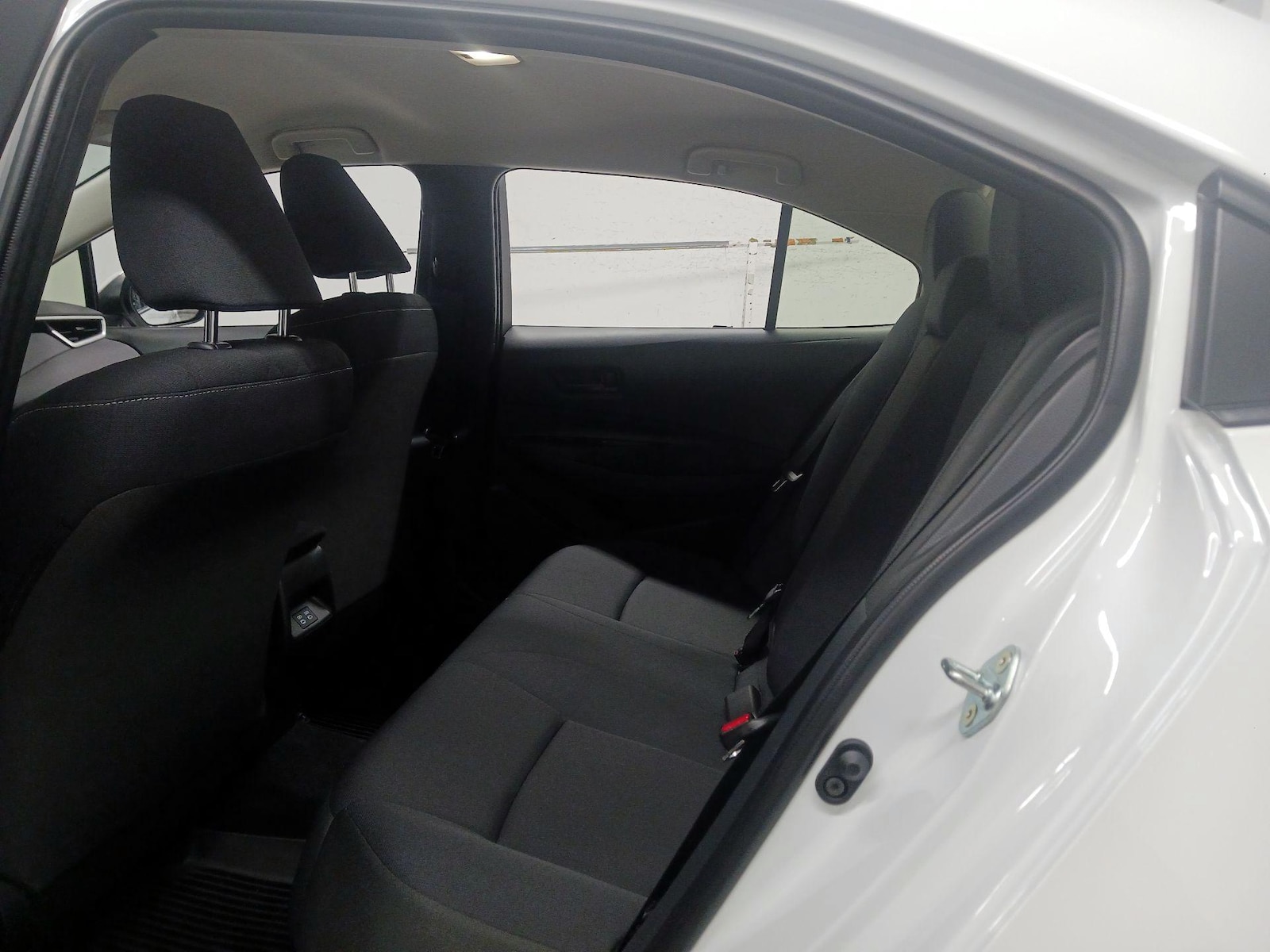 2026 Toyota Corolla LE - Photo 18