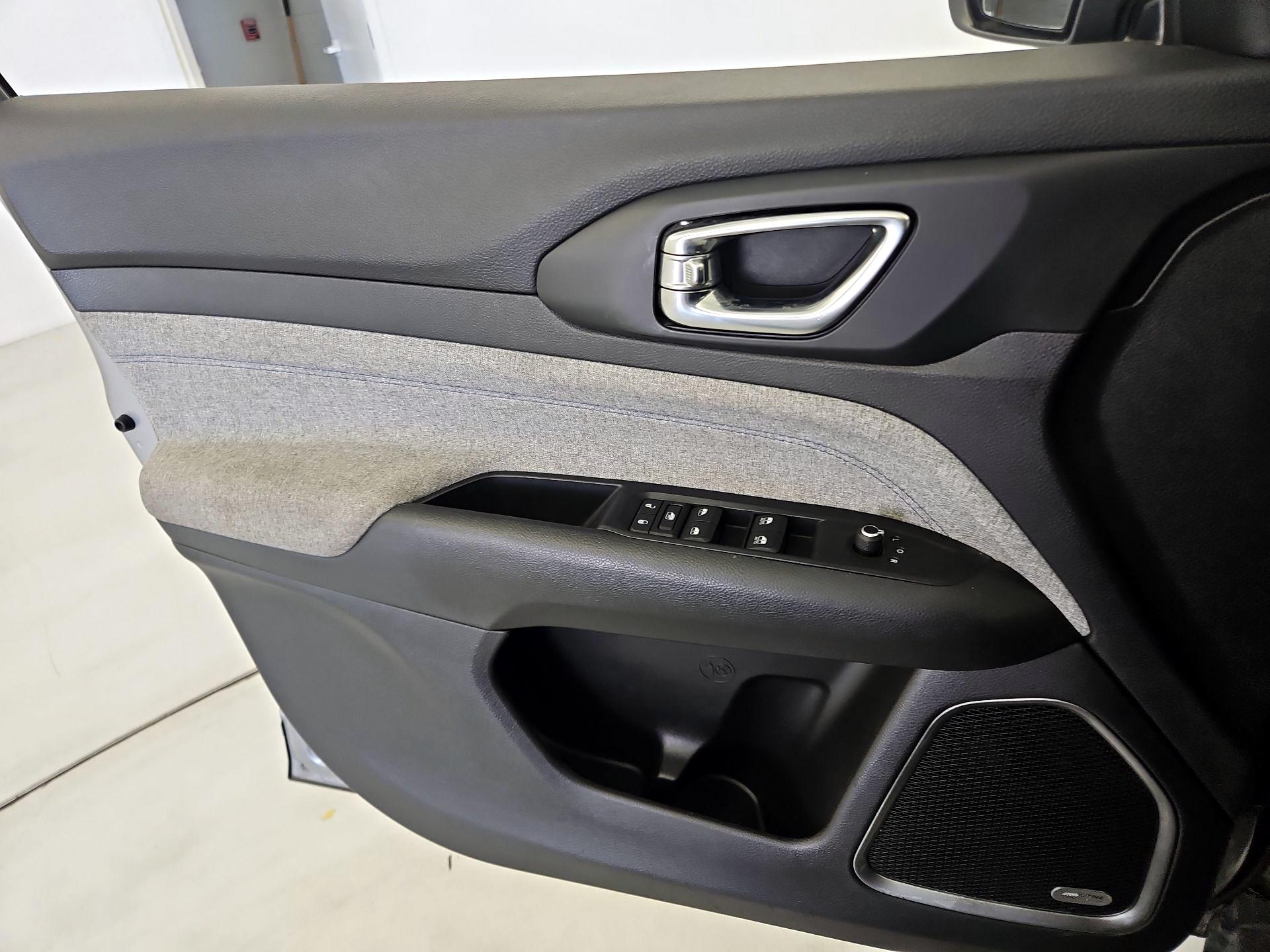 Thumbnail: 2022 Jeep Compass - 12