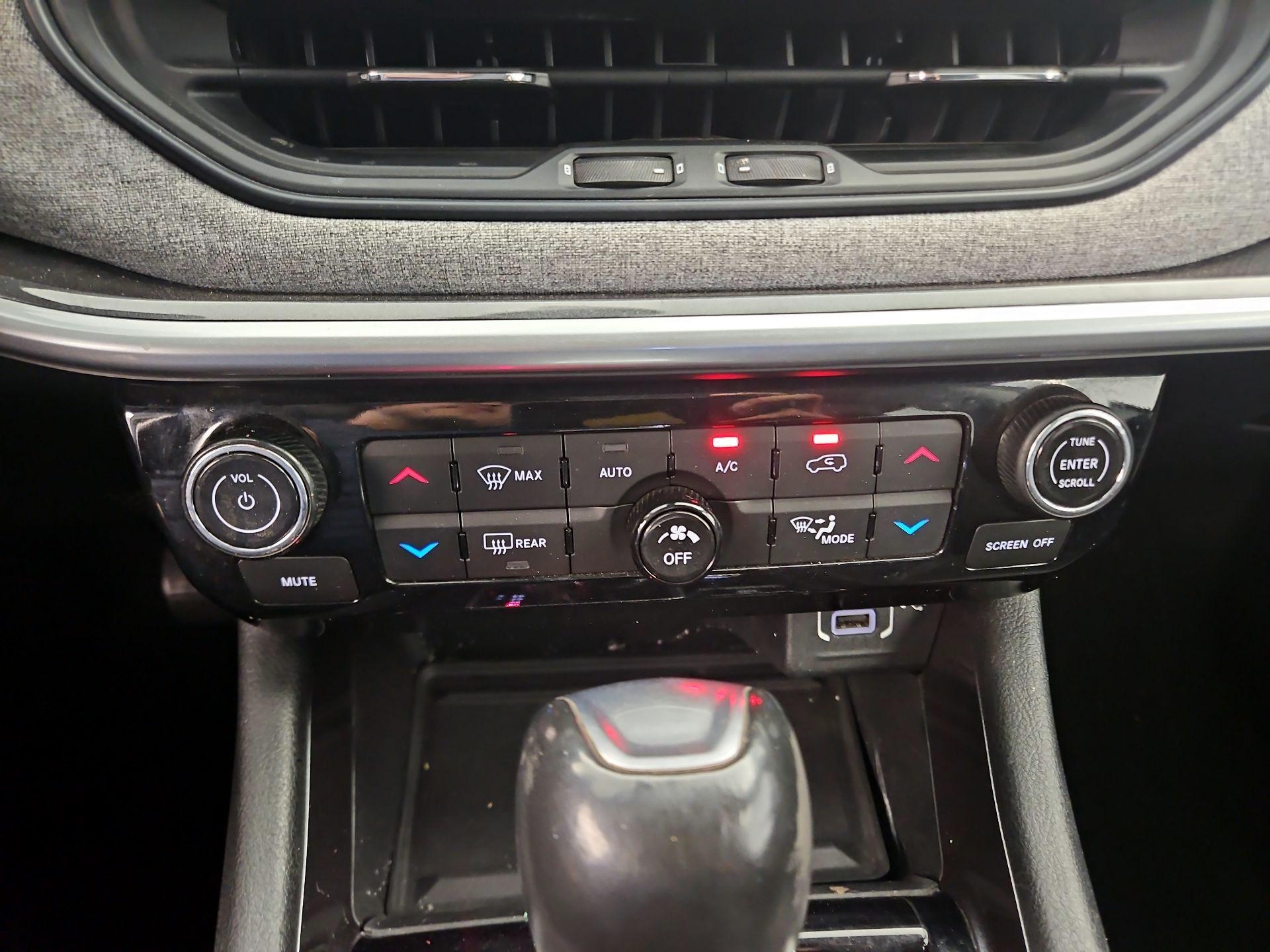 Thumbnail: 2022 Jeep Compass - 16
