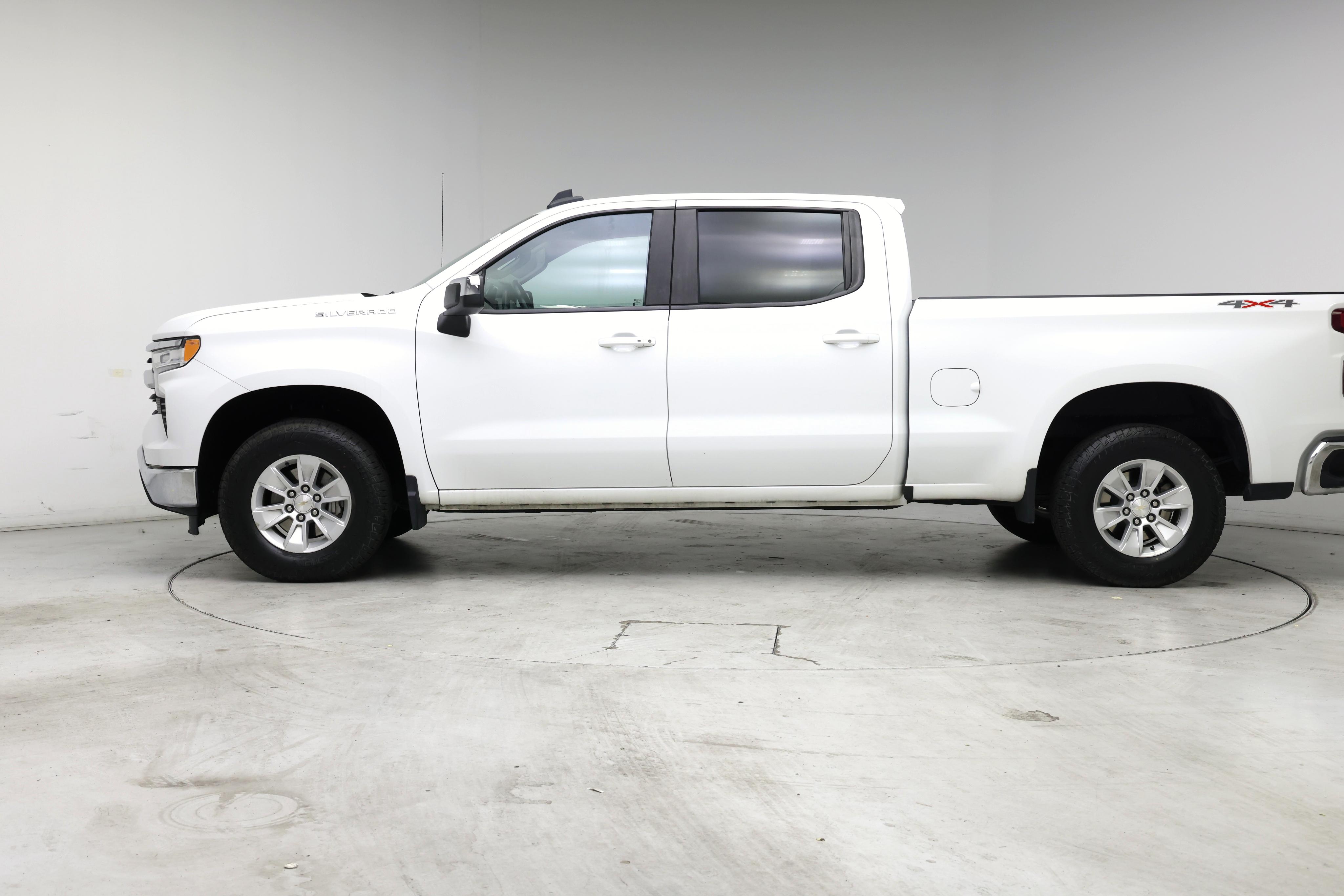 Thumbnail: 2023 Chevrolet Silverado 1500 - 3