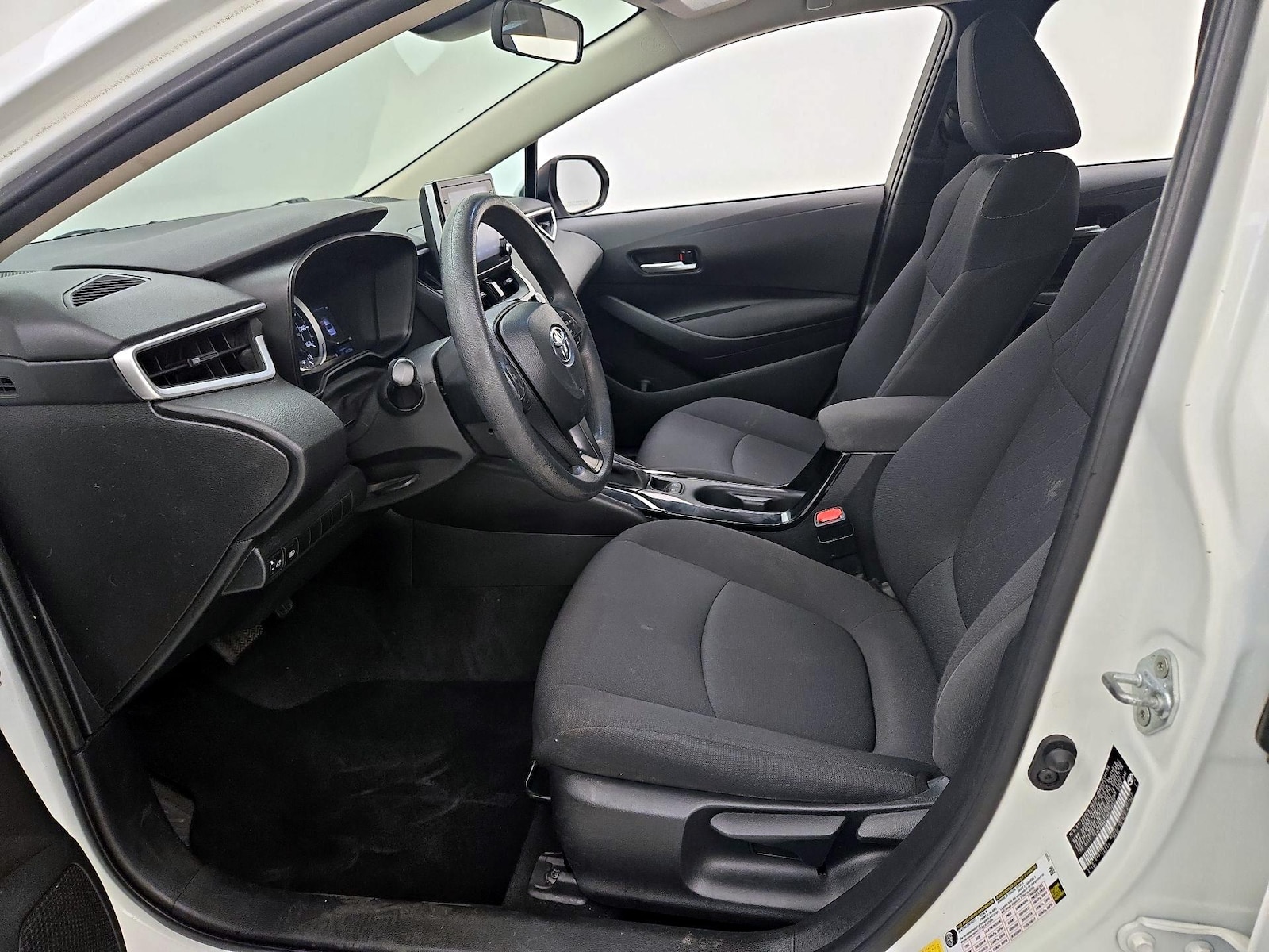 2021 Toyota Corolla LE - Photo 12