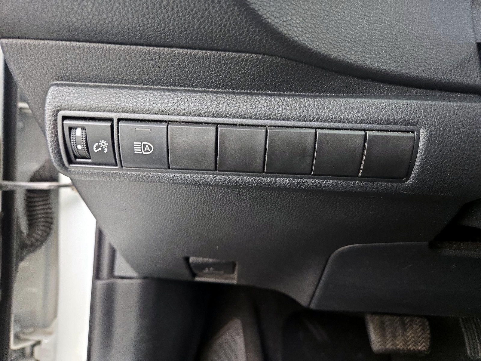 2021 Toyota Corolla LE - Photo 14