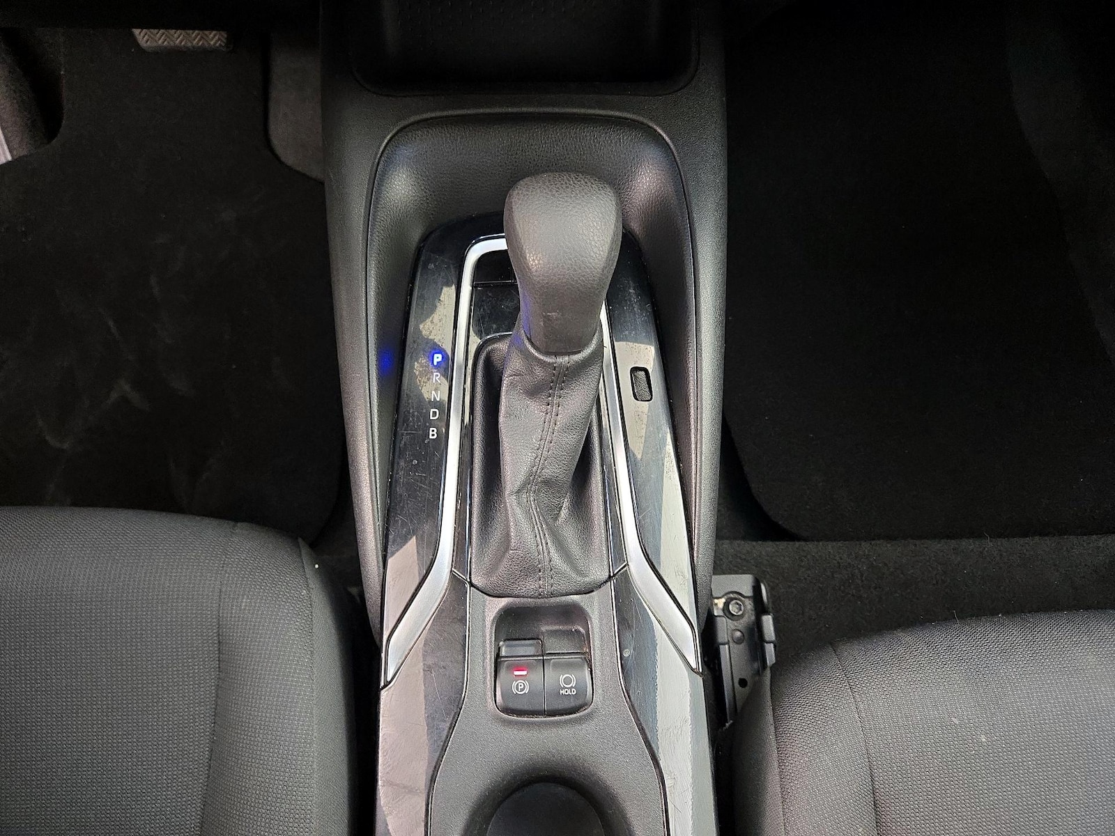 2021 Toyota Corolla LE - Photo 18