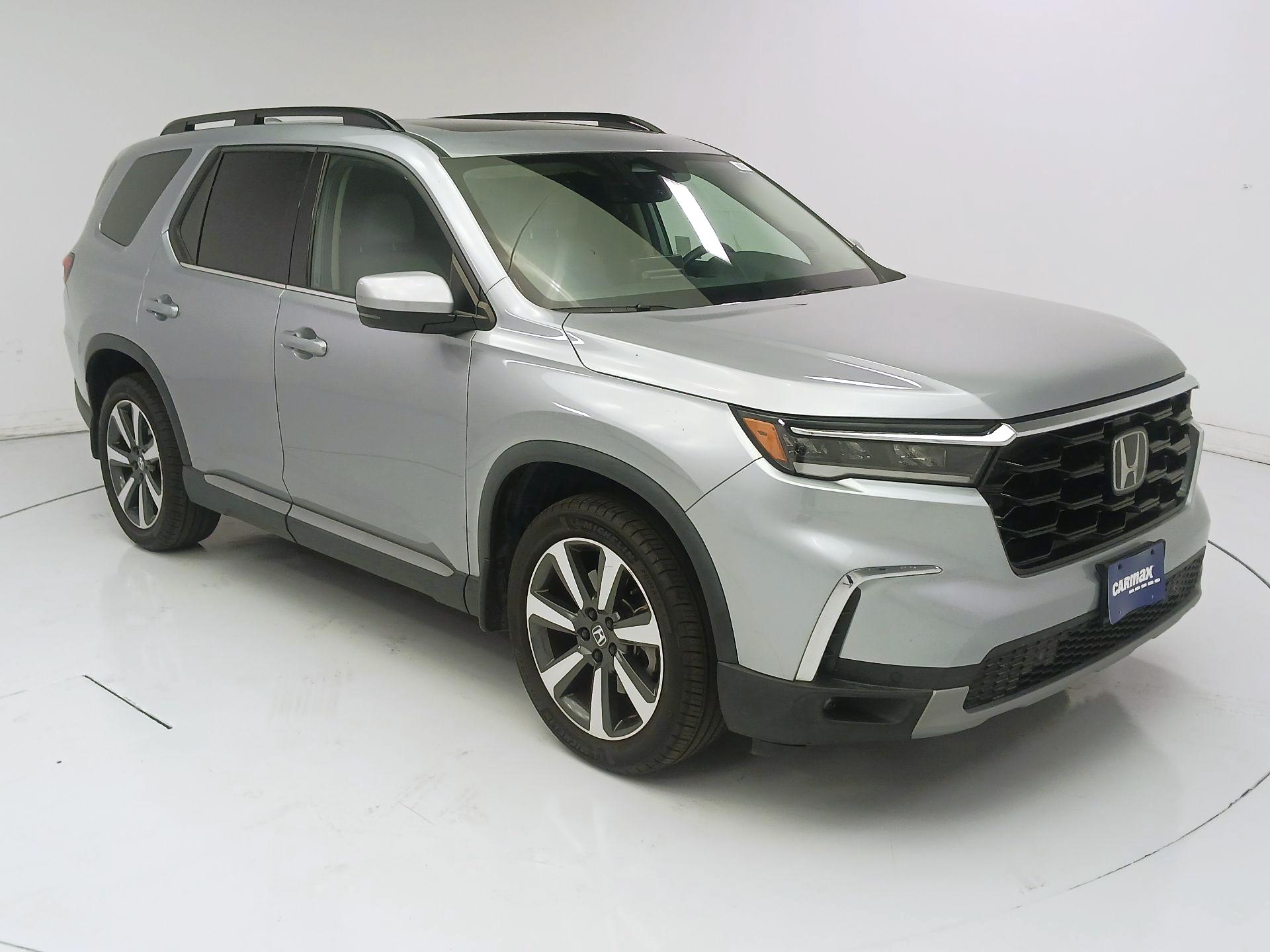 Silver 2024 Honda Pilot SUV / Crossover Front-Wheel Drive Automatic