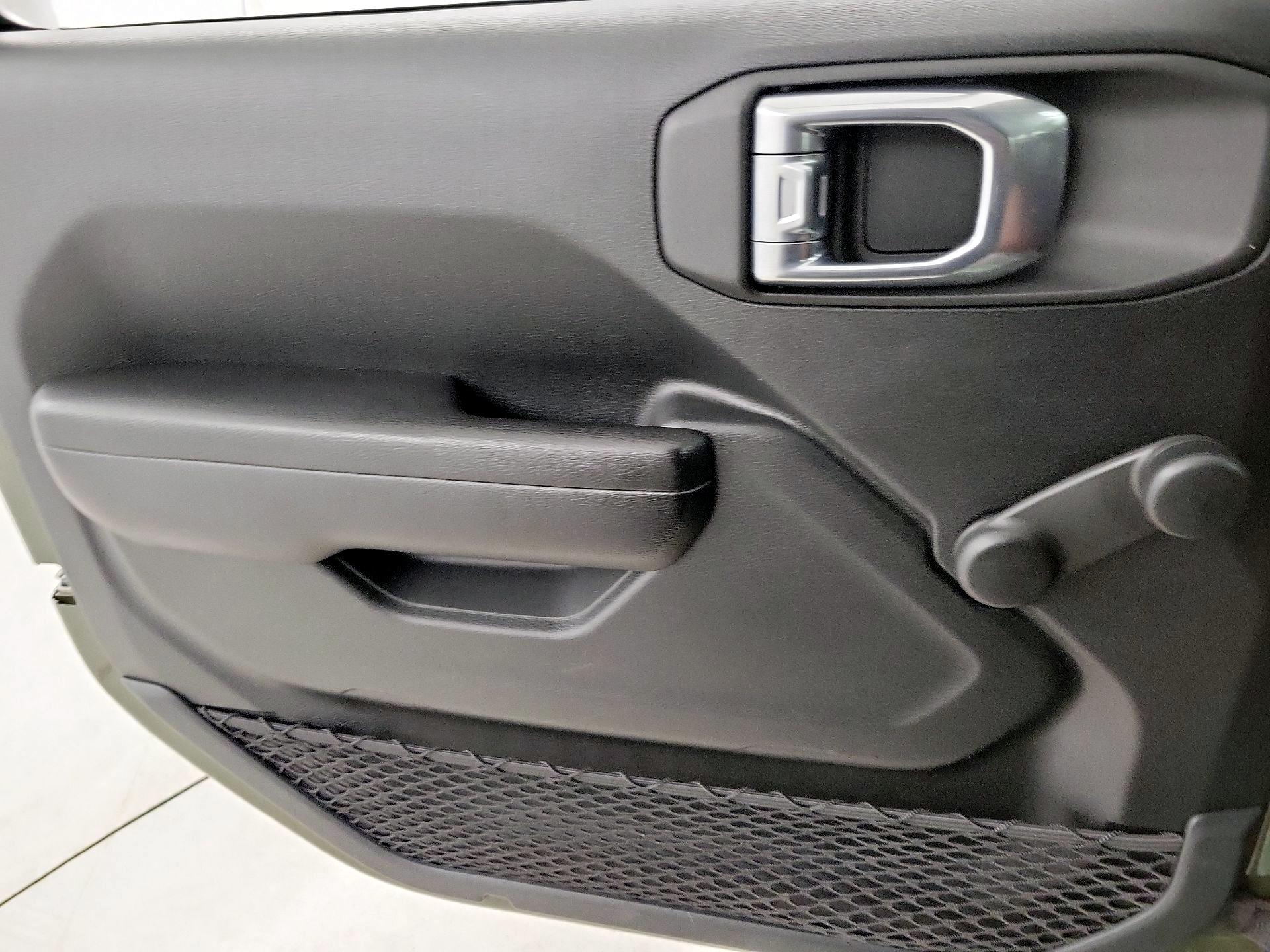 Thumbnail: 2021 Jeep Wrangler - 12