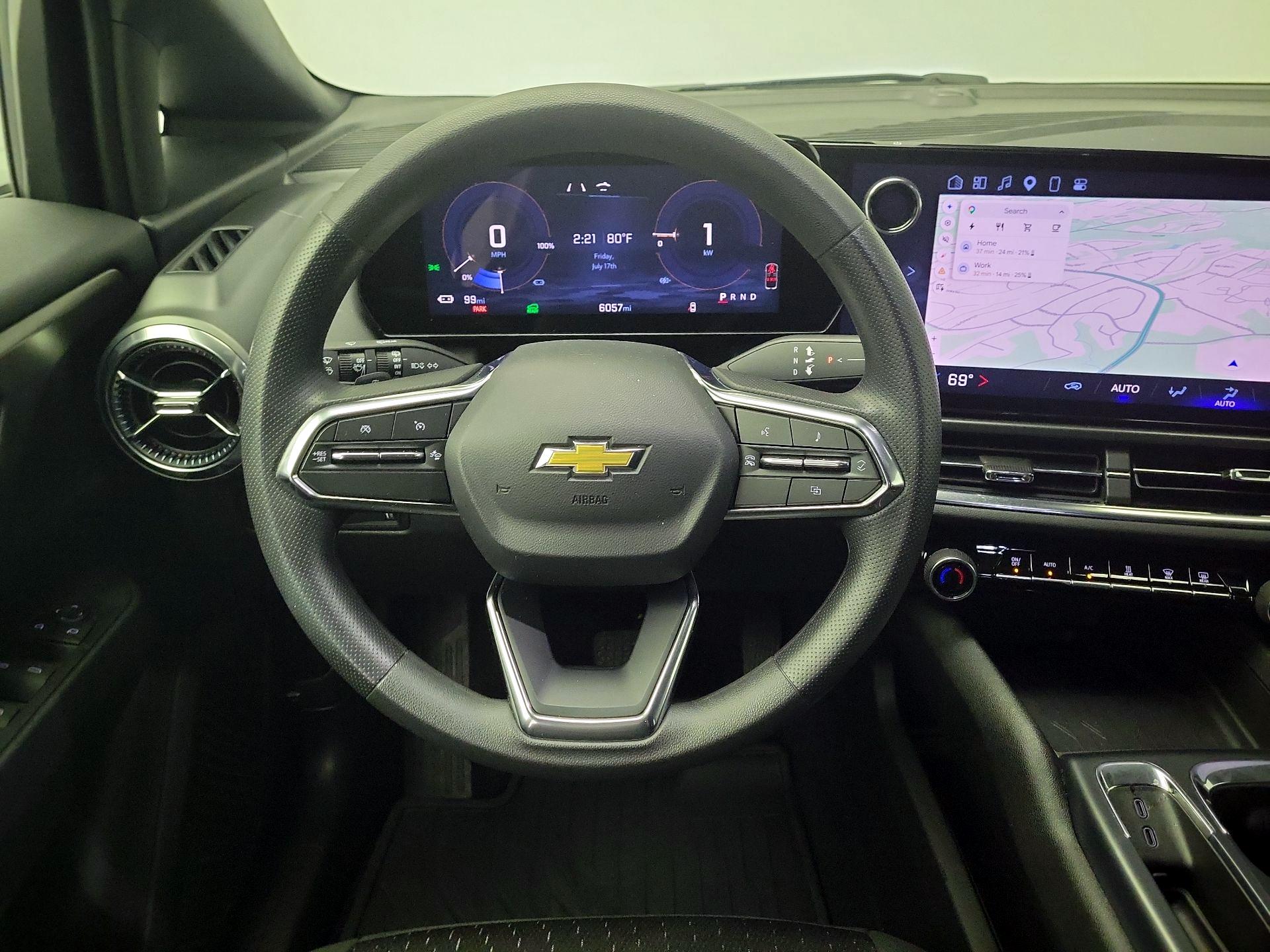 Thumbnail: 2025 Chevrolet Equinox - 10