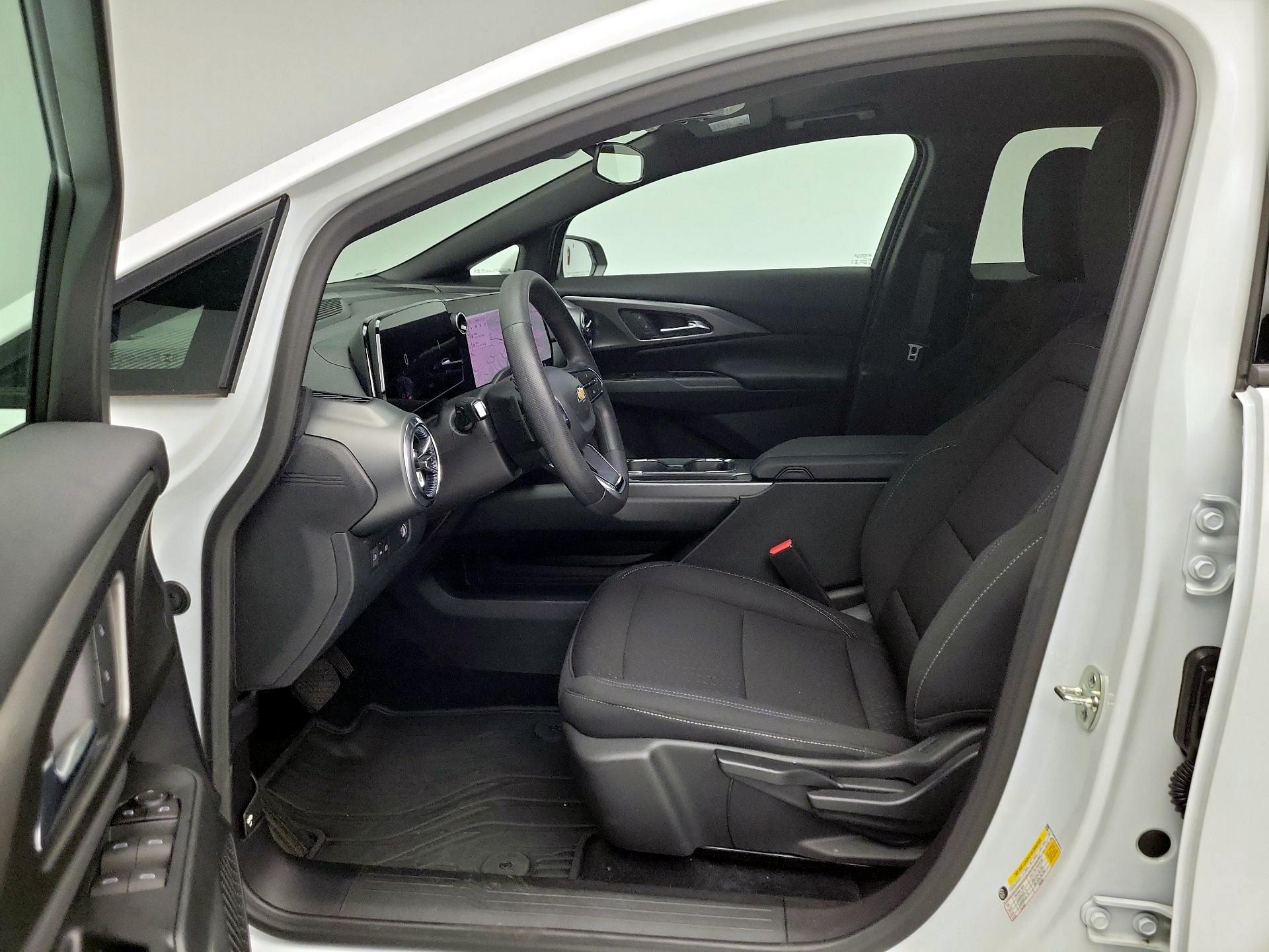 Thumbnail: 2025 Chevrolet Equinox - 11