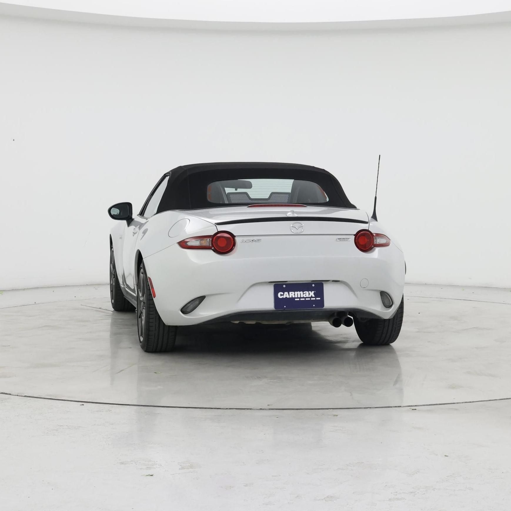 Thumbnail: 2017 Mazda MX-5 Miata - 6
