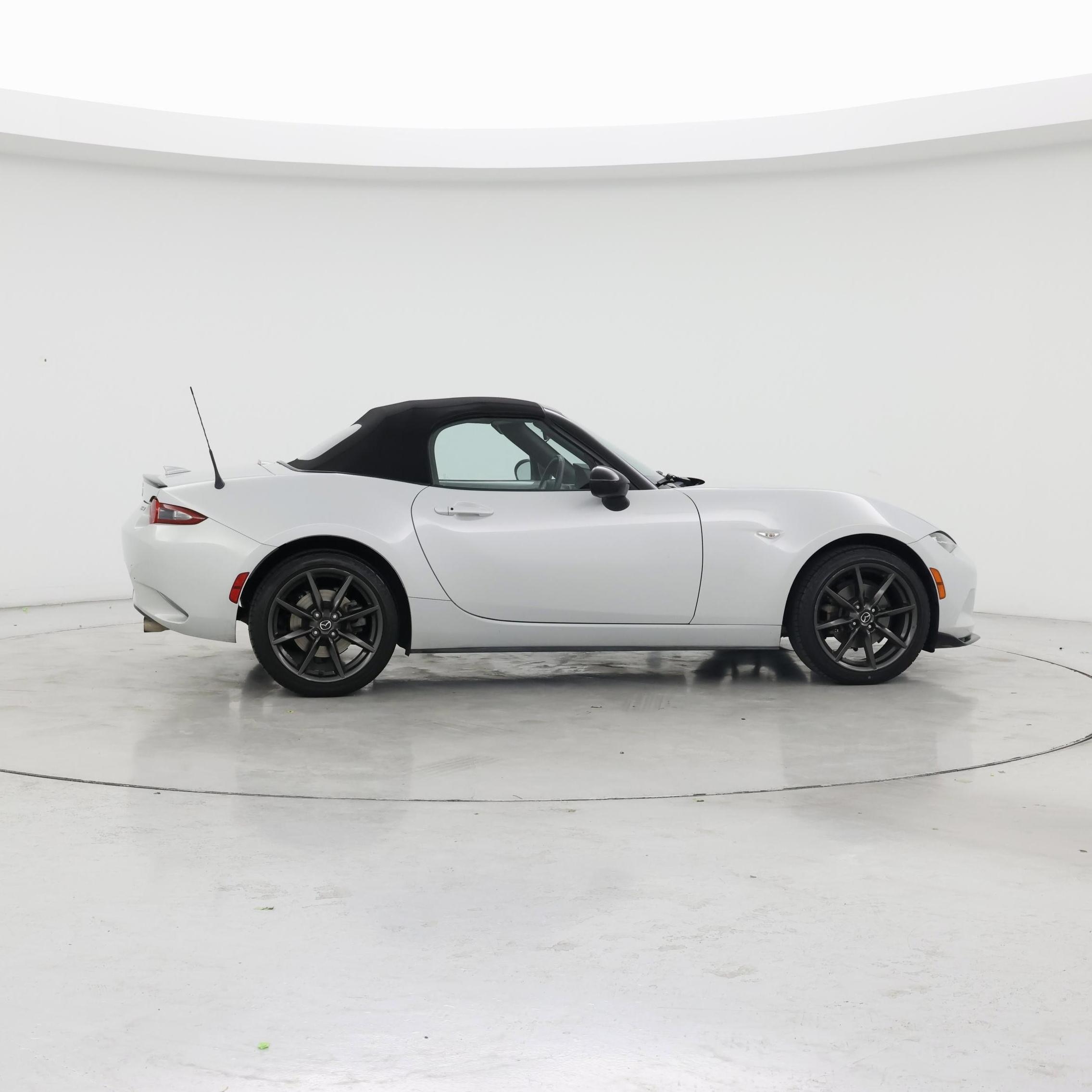 Thumbnail: 2017 Mazda MX-5 Miata - 7