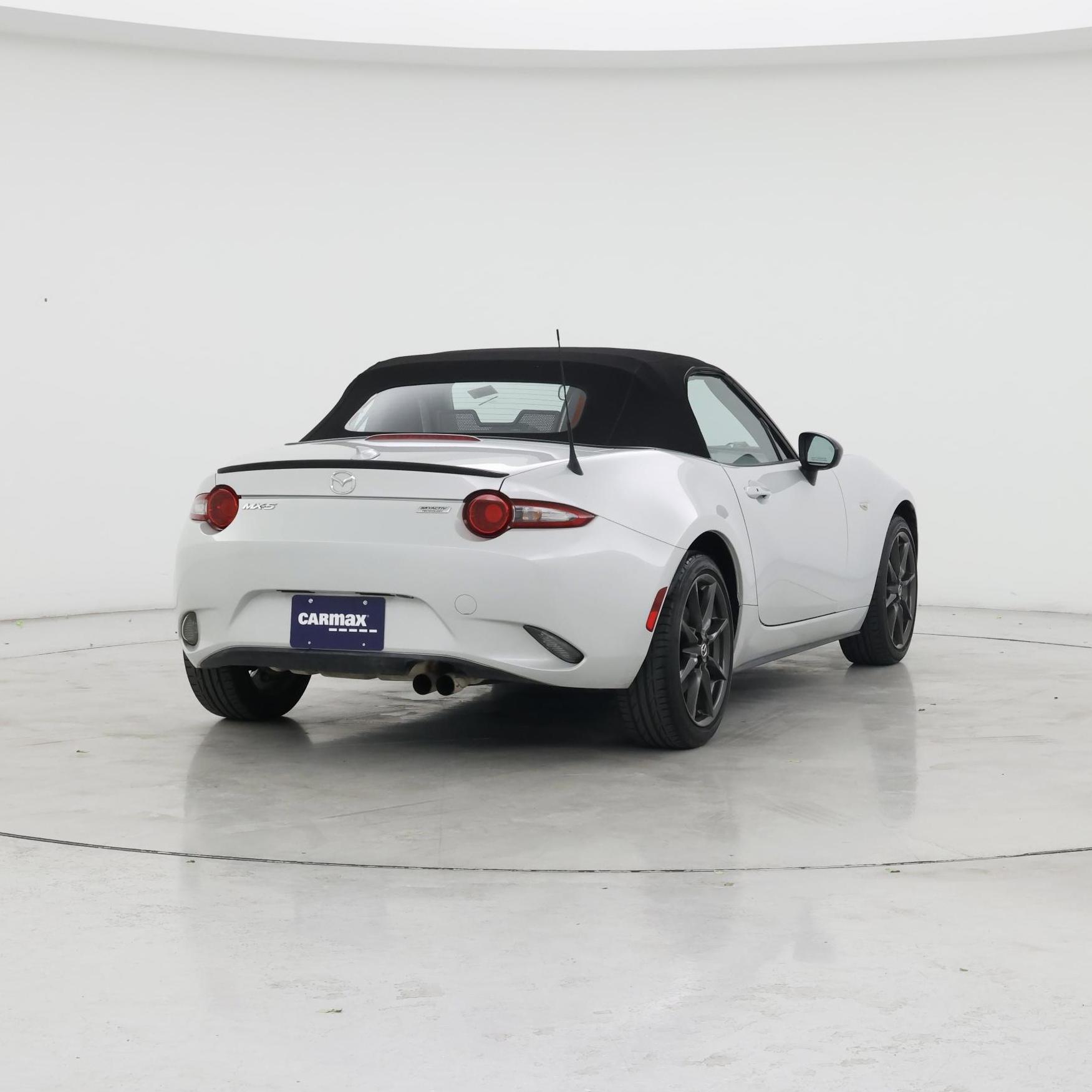 Thumbnail: 2017 Mazda MX-5 Miata - 8