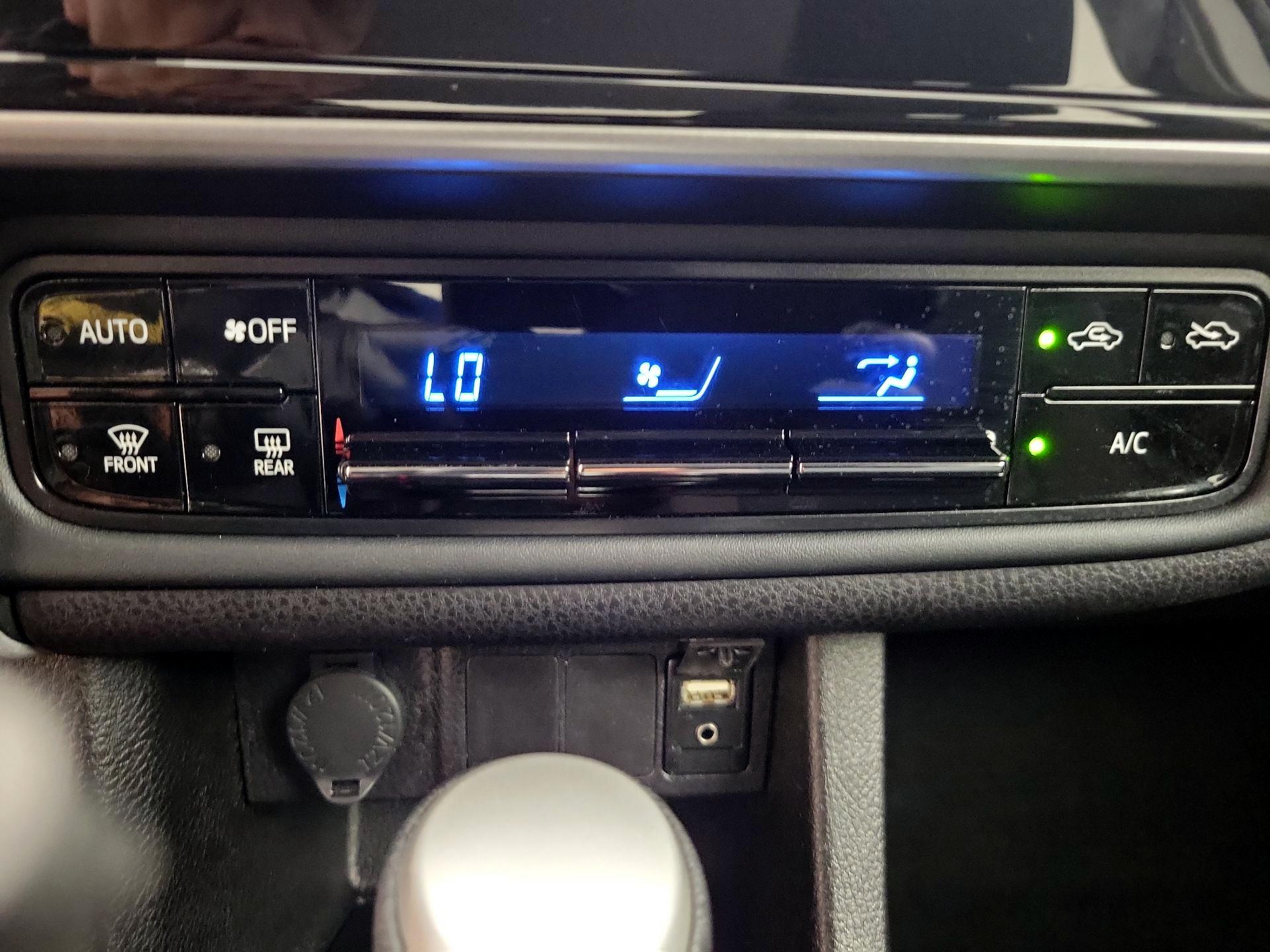 Thumbnail: 2019 Toyota Corolla - 16