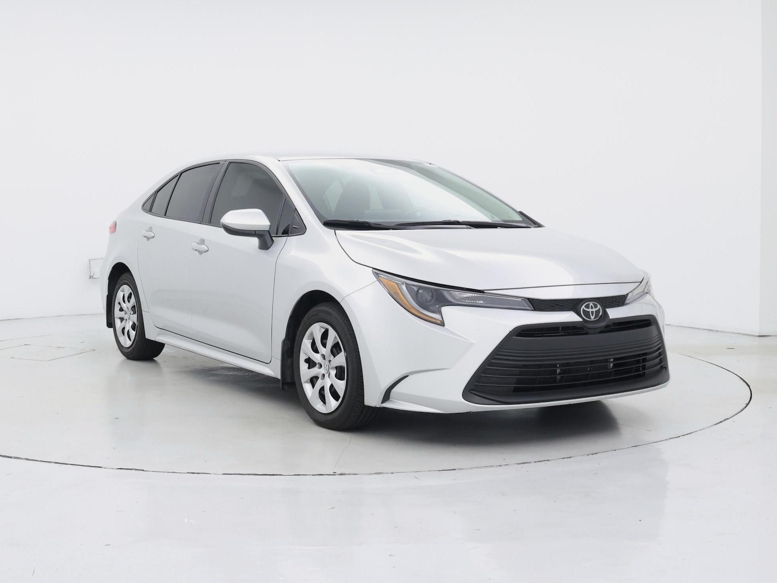 2025 Toyota Corolla LE - Photo 2