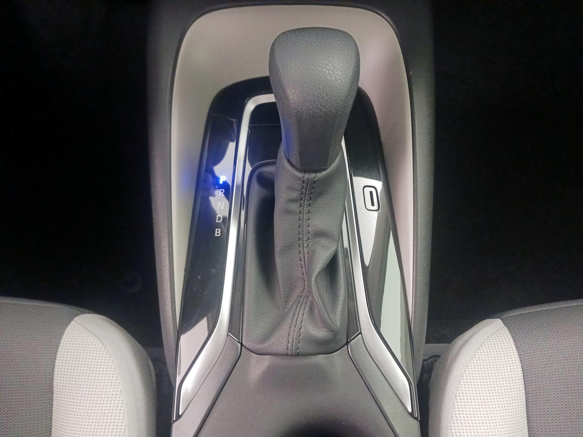 Thumbnail: 2025 Toyota Corolla - 17