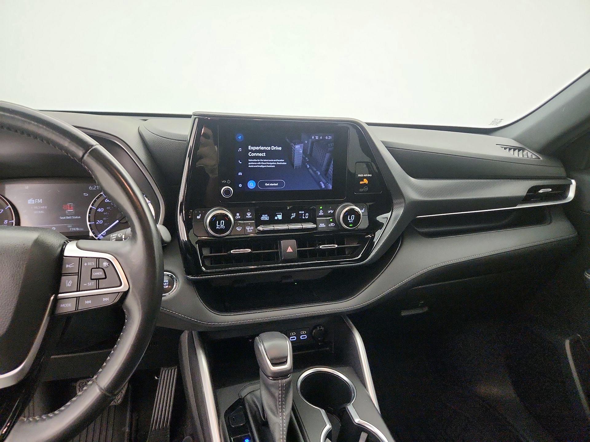 Thumbnail: 2023 Toyota Highlander - 9