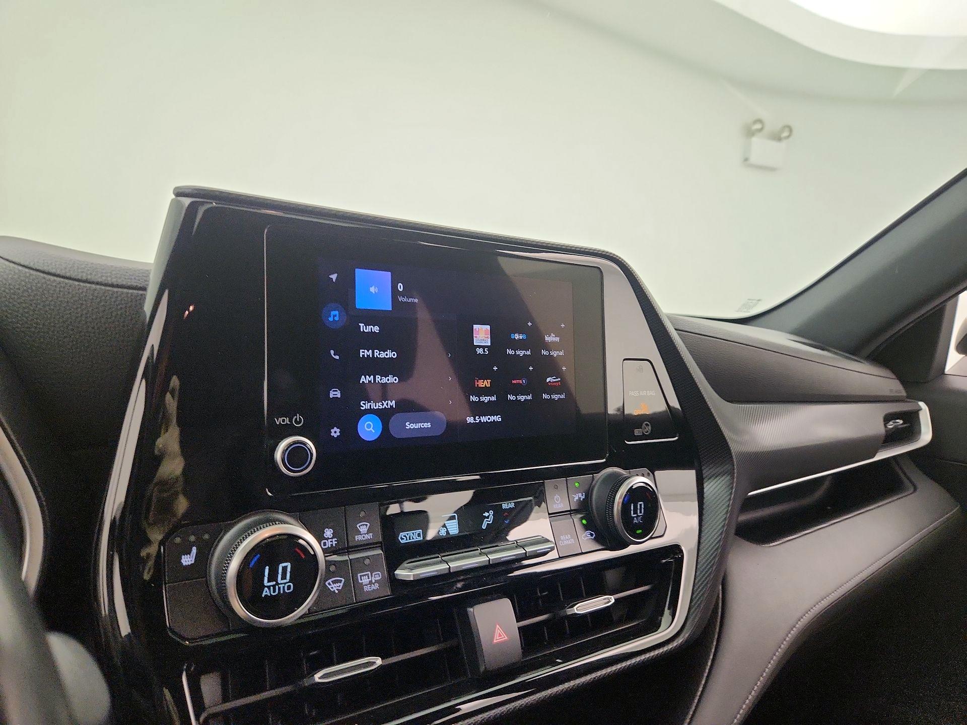 Thumbnail: 2023 Toyota Highlander - 16