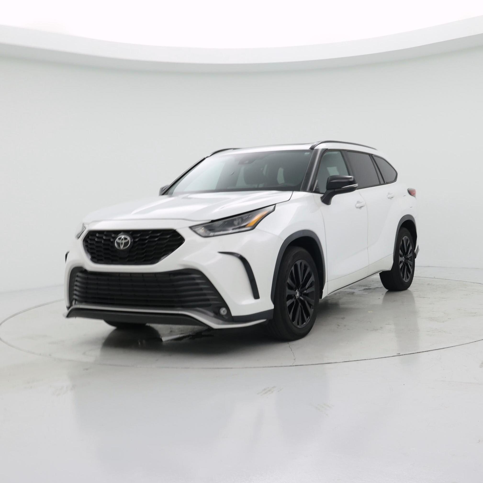 Thumbnail: 2023 Toyota Highlander - 4