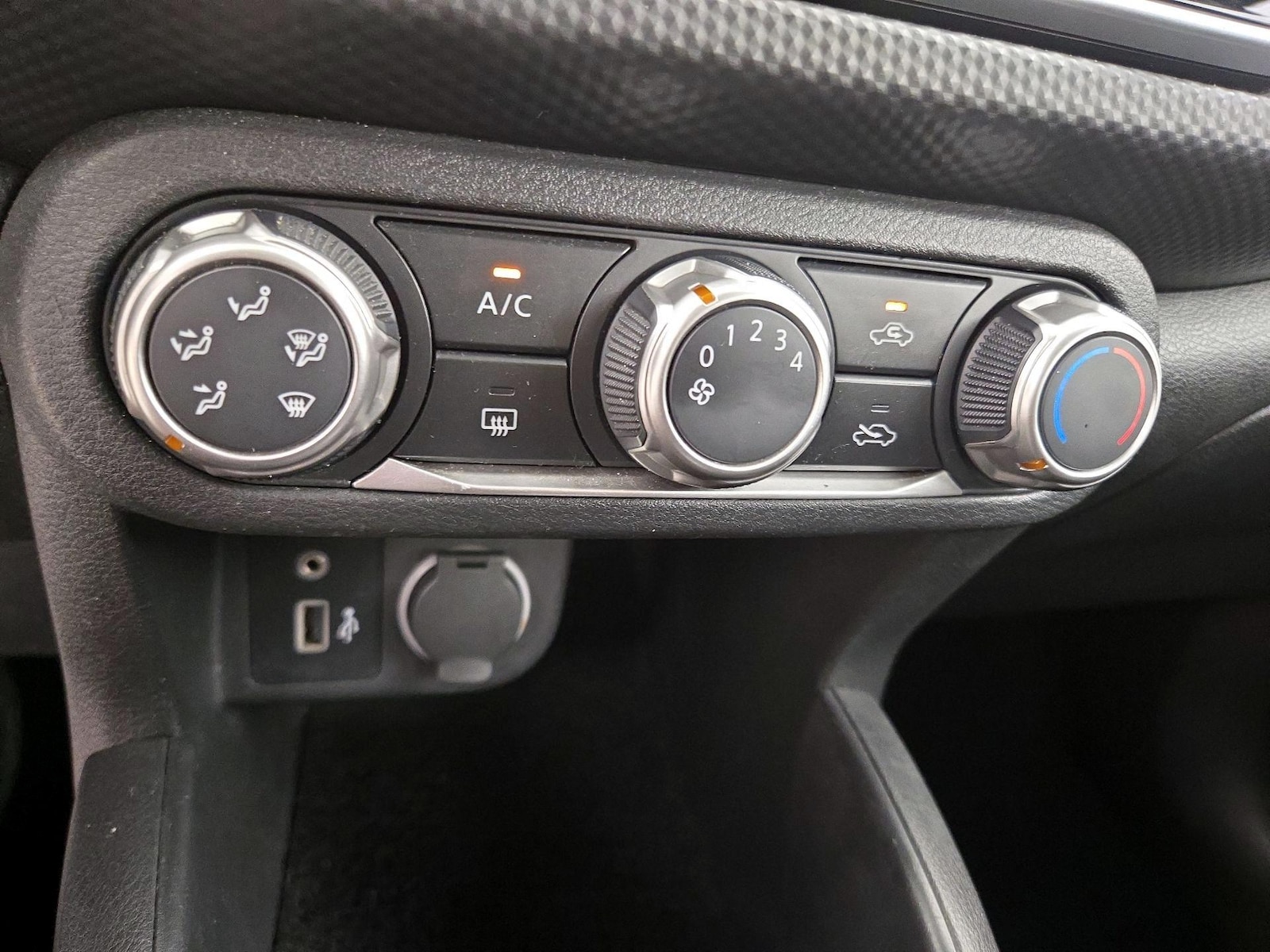 2021 Nissan Kicks S - Photo 17