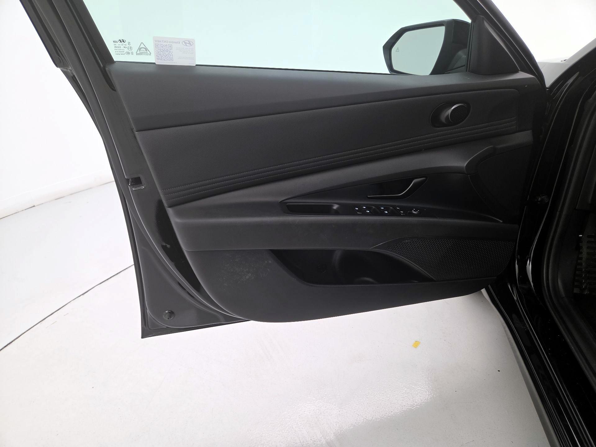 Thumbnail: 2025 Hyundai Elantra - 12
