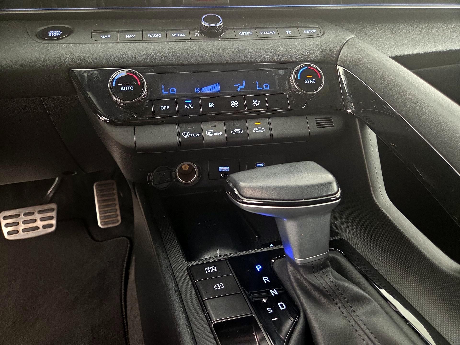 Thumbnail: 2025 Hyundai Elantra - 17