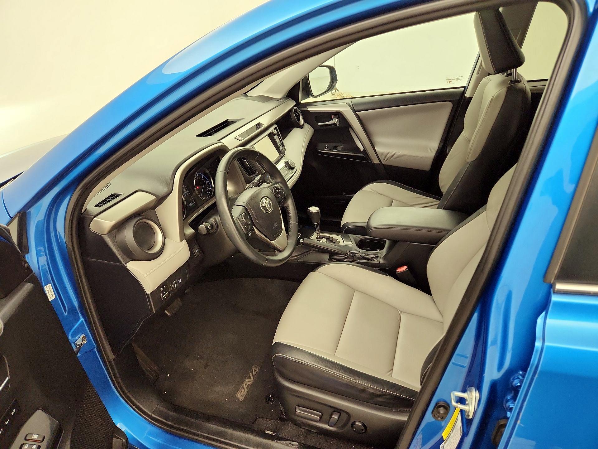 Thumbnail: 2016 Toyota RAV4 - 11