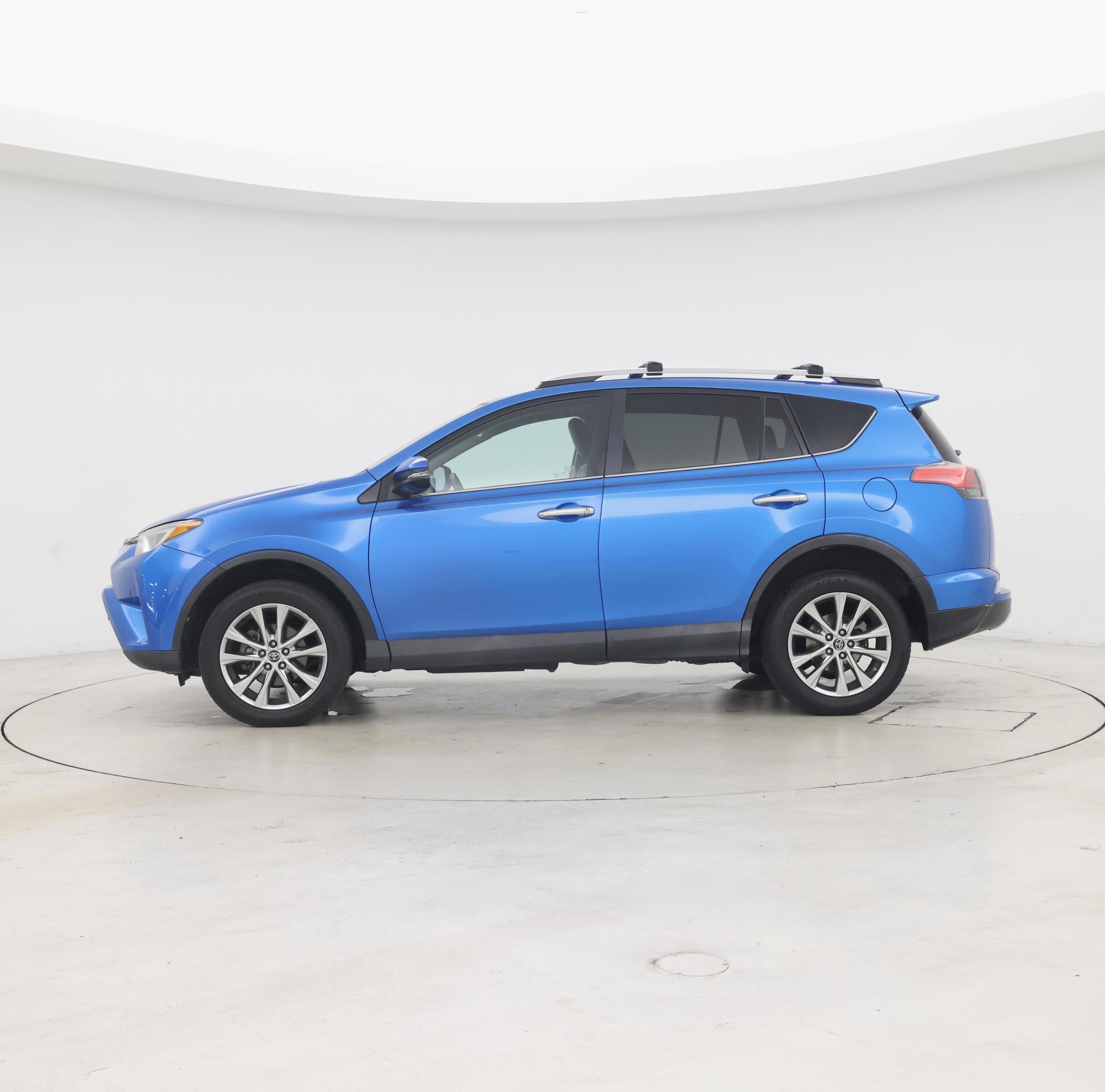 Thumbnail: 2016 Toyota RAV4 - 3