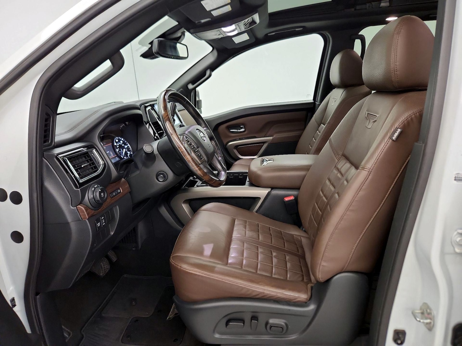 2020 Nissan Titan Platinum Reserve - Photo 12