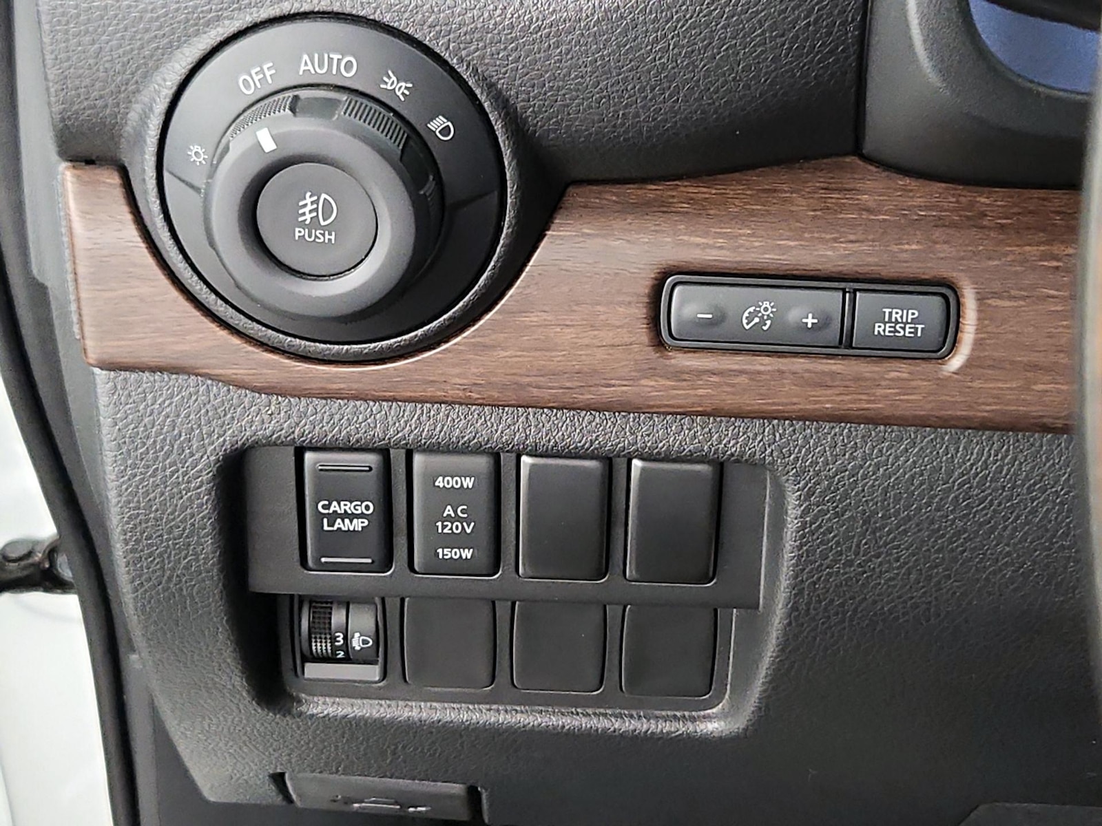 2020 Nissan Titan Platinum Reserve - Photo 14