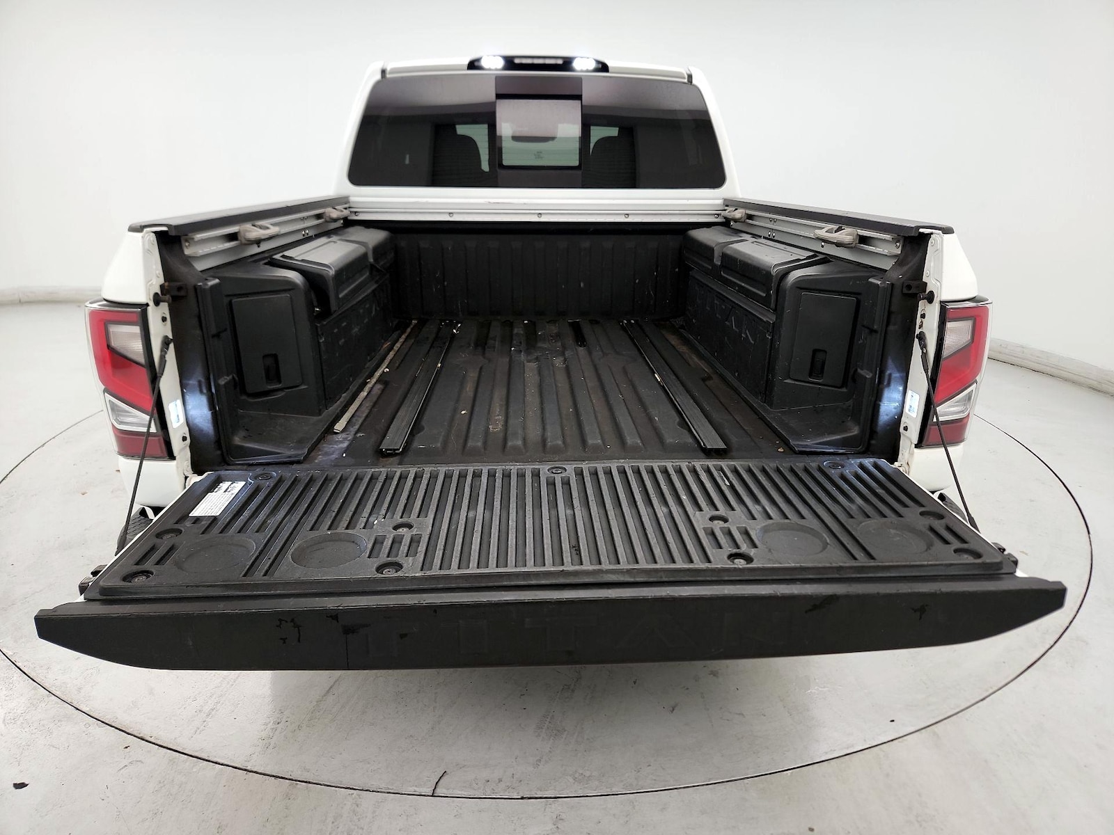 2020 Nissan Titan Platinum Reserve - Photo 23