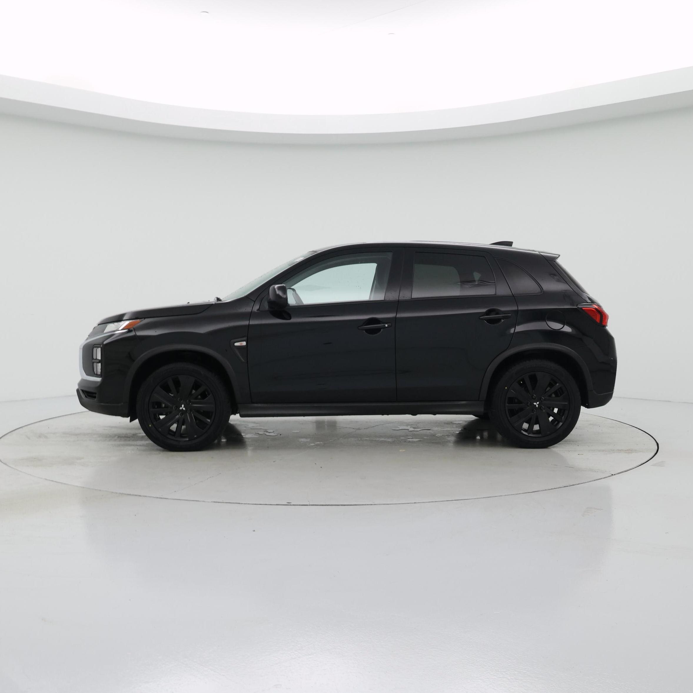 Thumbnail: 2023 Mitsubishi Outlander Sport - 3
