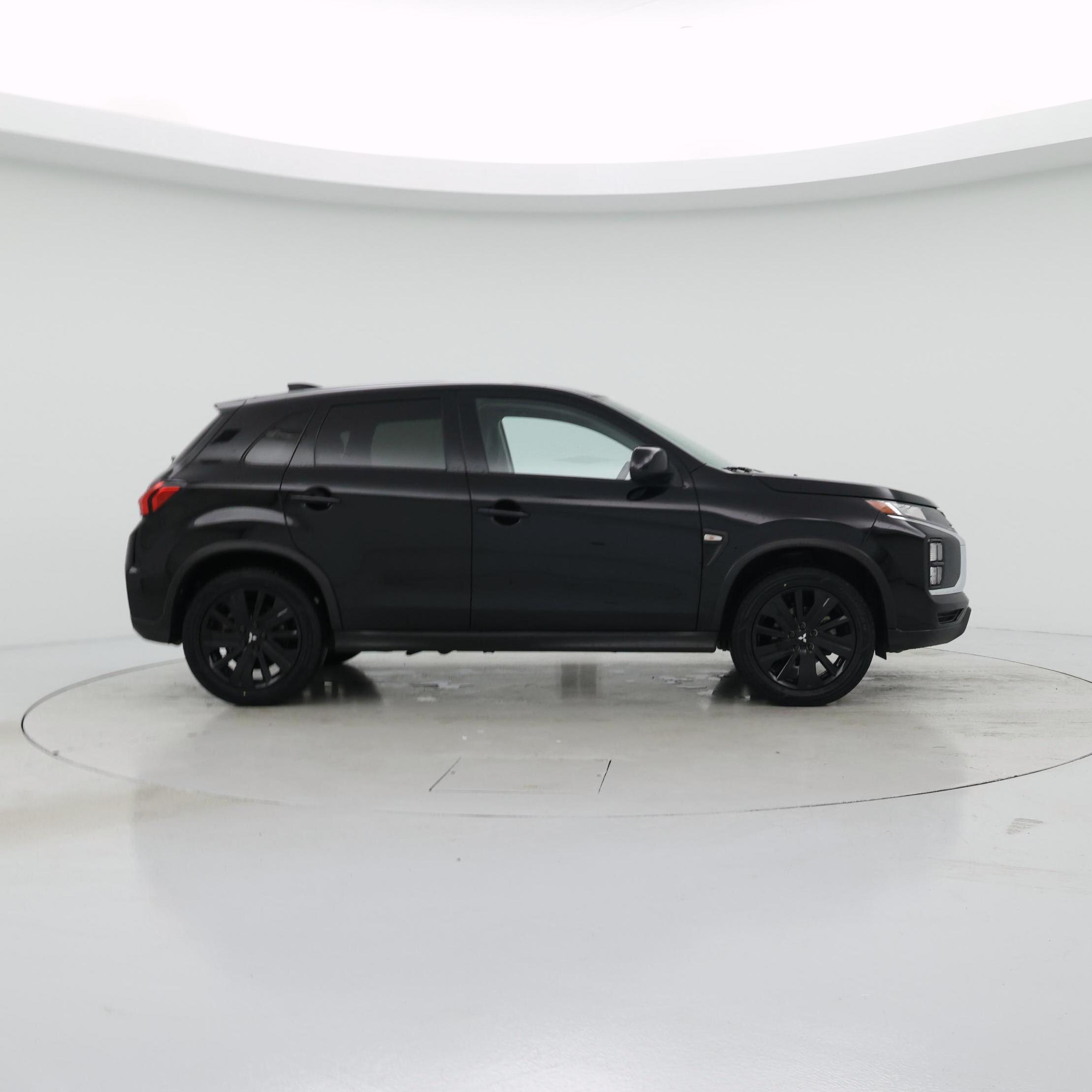 Thumbnail: 2023 Mitsubishi Outlander Sport - 7
