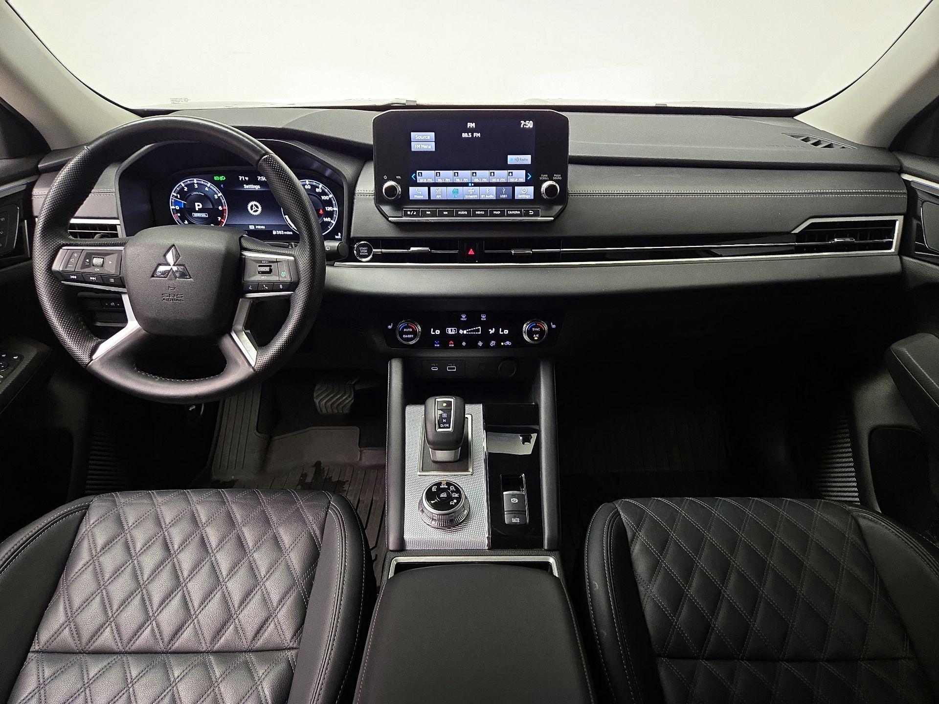 Thumbnail: 2024 Mitsubishi Outlander - 9