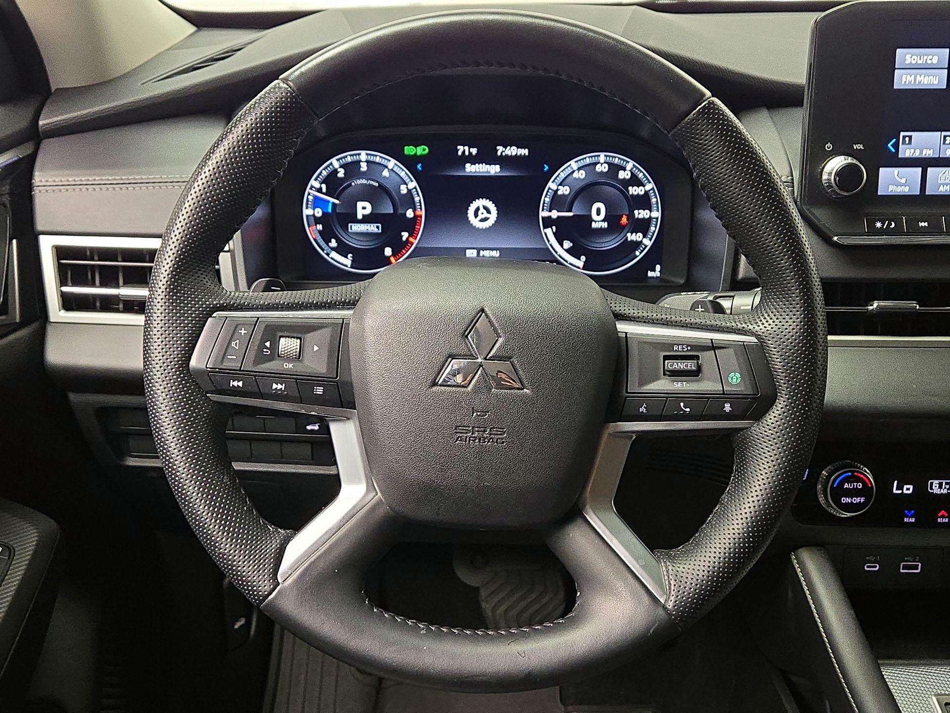 Thumbnail: 2024 Mitsubishi Outlander - 10