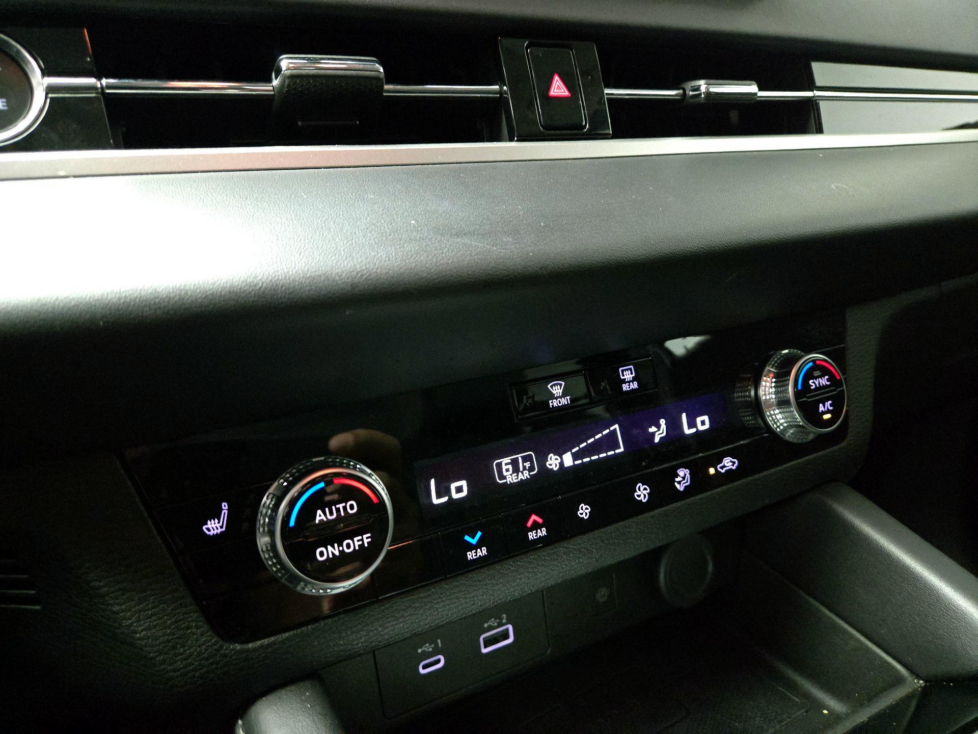 Thumbnail: 2024 Mitsubishi Outlander - 17