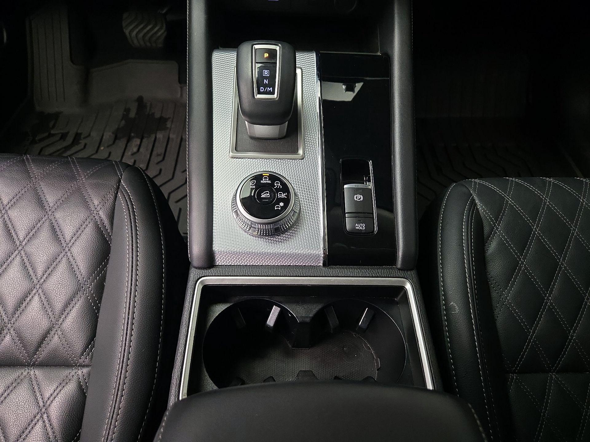 Thumbnail: 2024 Mitsubishi Outlander - 18
