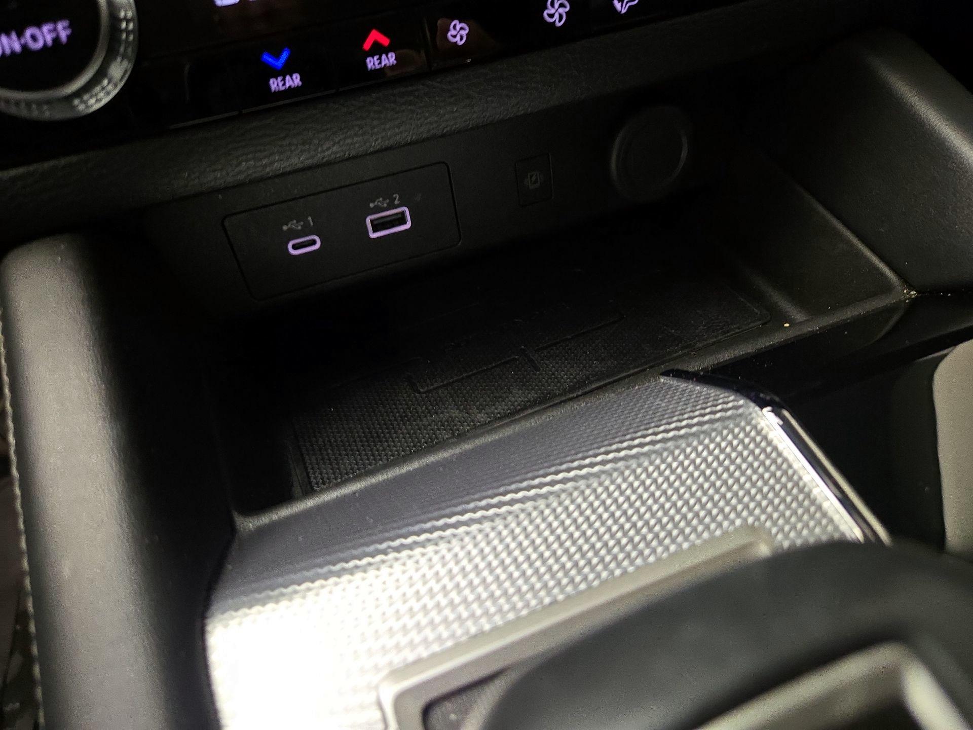 Thumbnail: 2024 Mitsubishi Outlander - 19