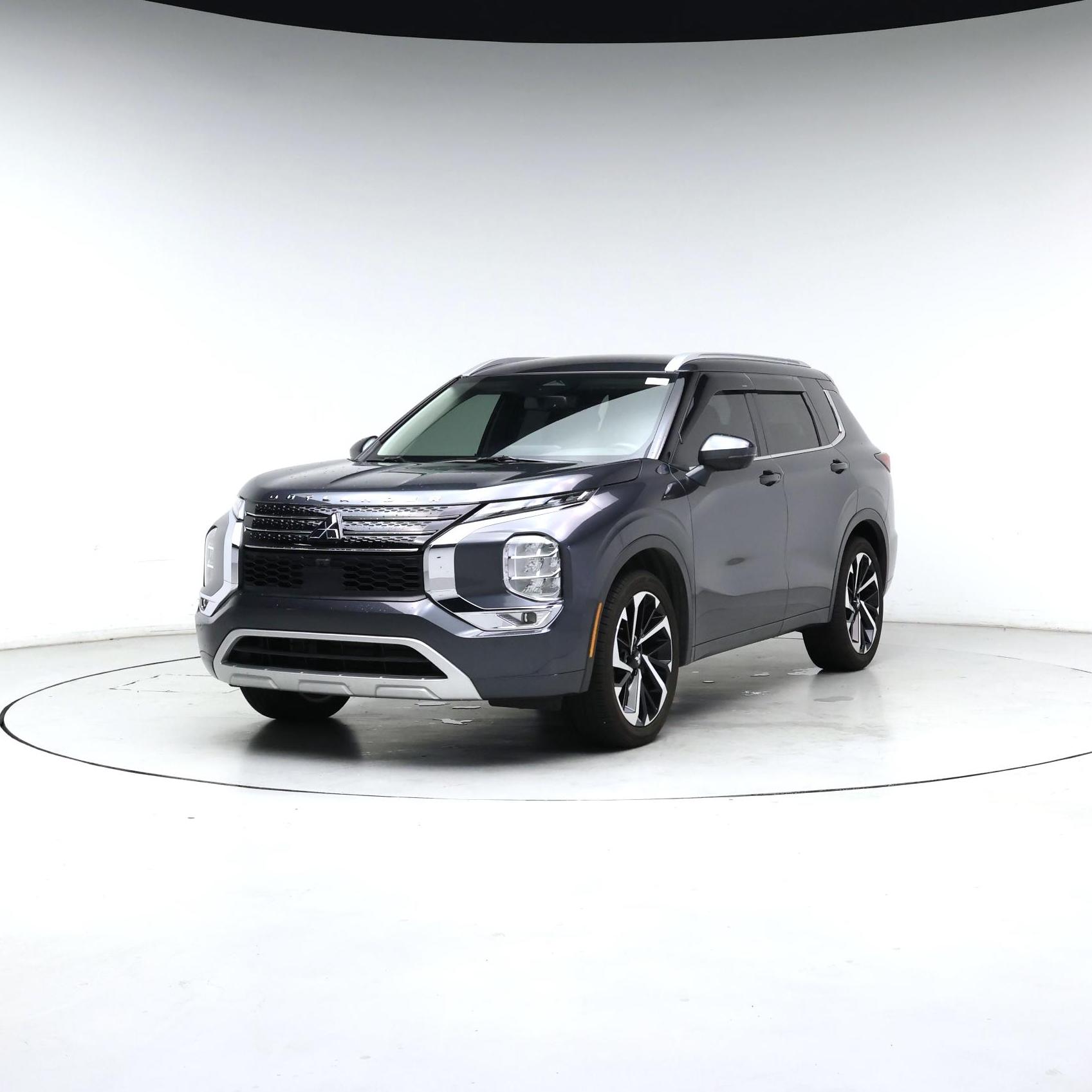 Thumbnail: 2024 Mitsubishi Outlander - 4