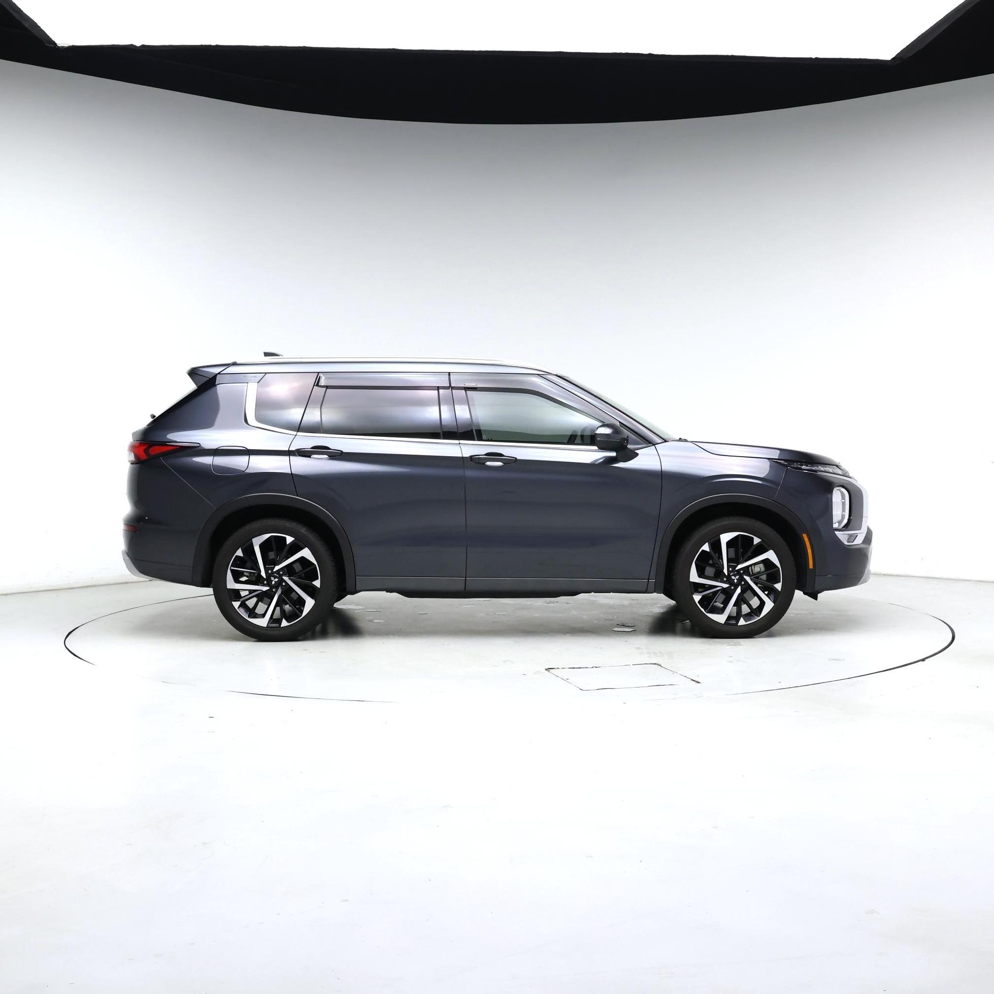 Thumbnail: 2024 Mitsubishi Outlander - 7